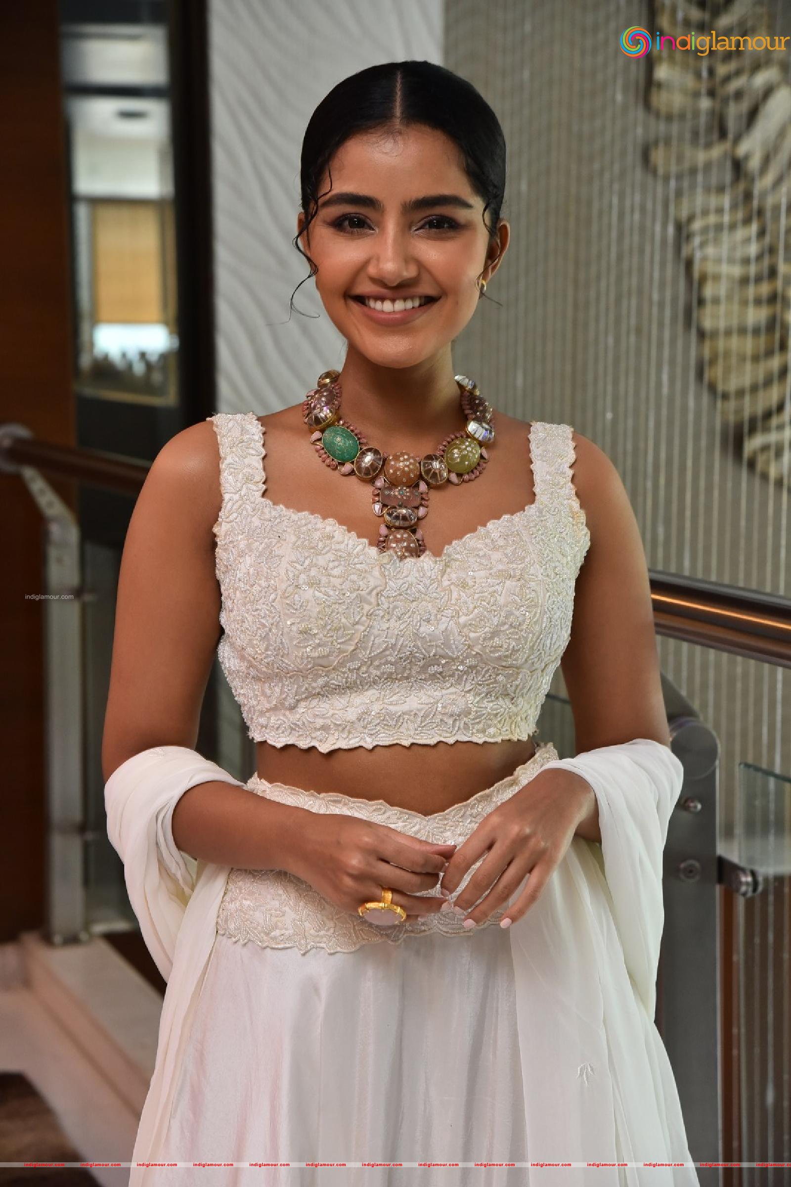 Anupama Parameswaran Actress hd photo