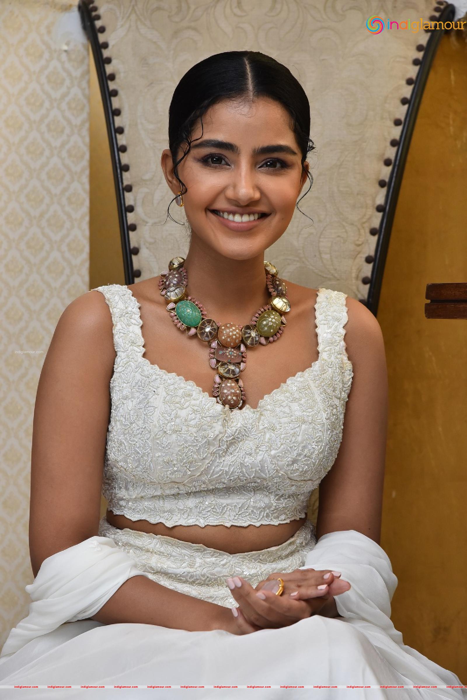 Anupama Parameswaran Actress hd photo