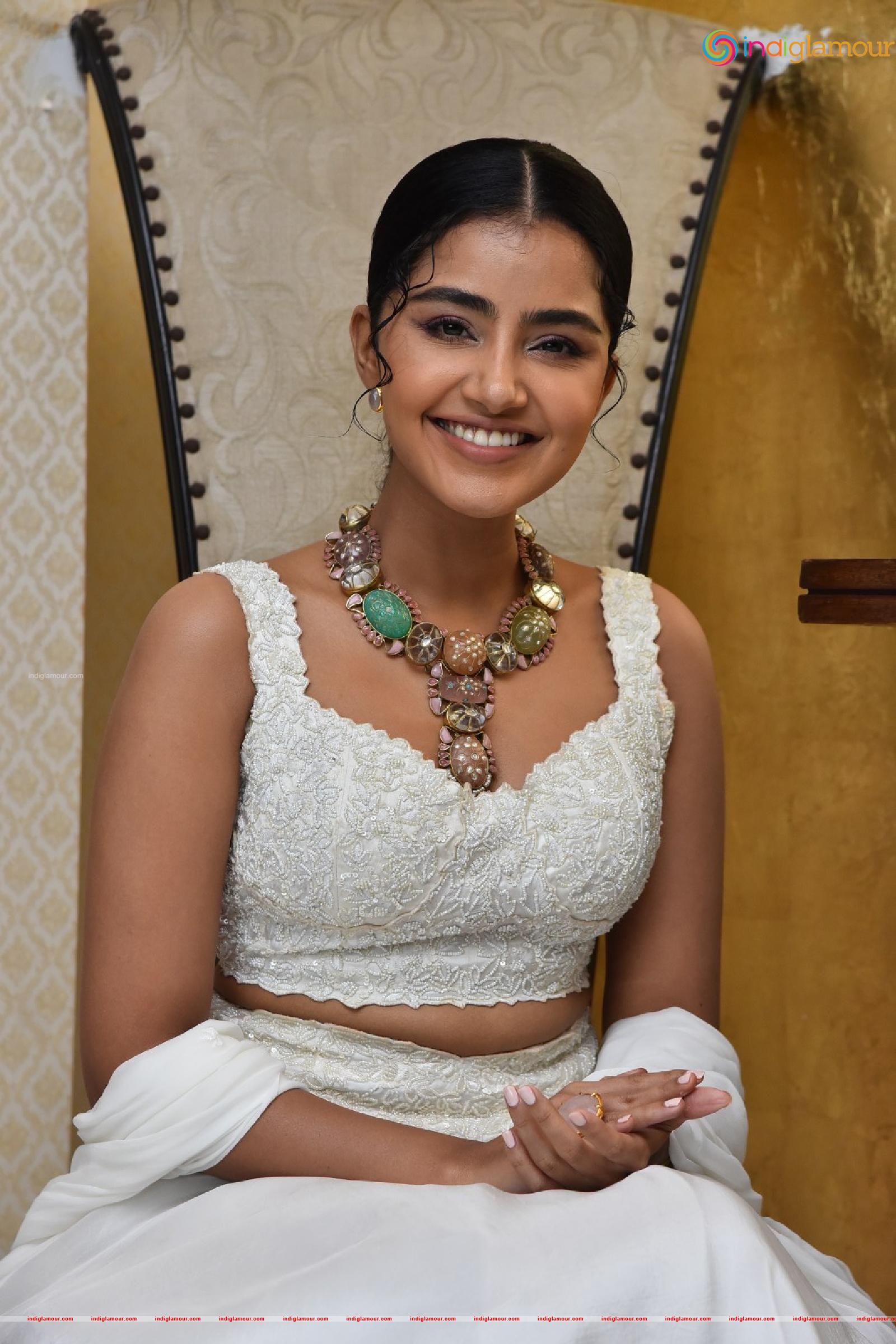 Anupama Parameswaran Actress hd photo