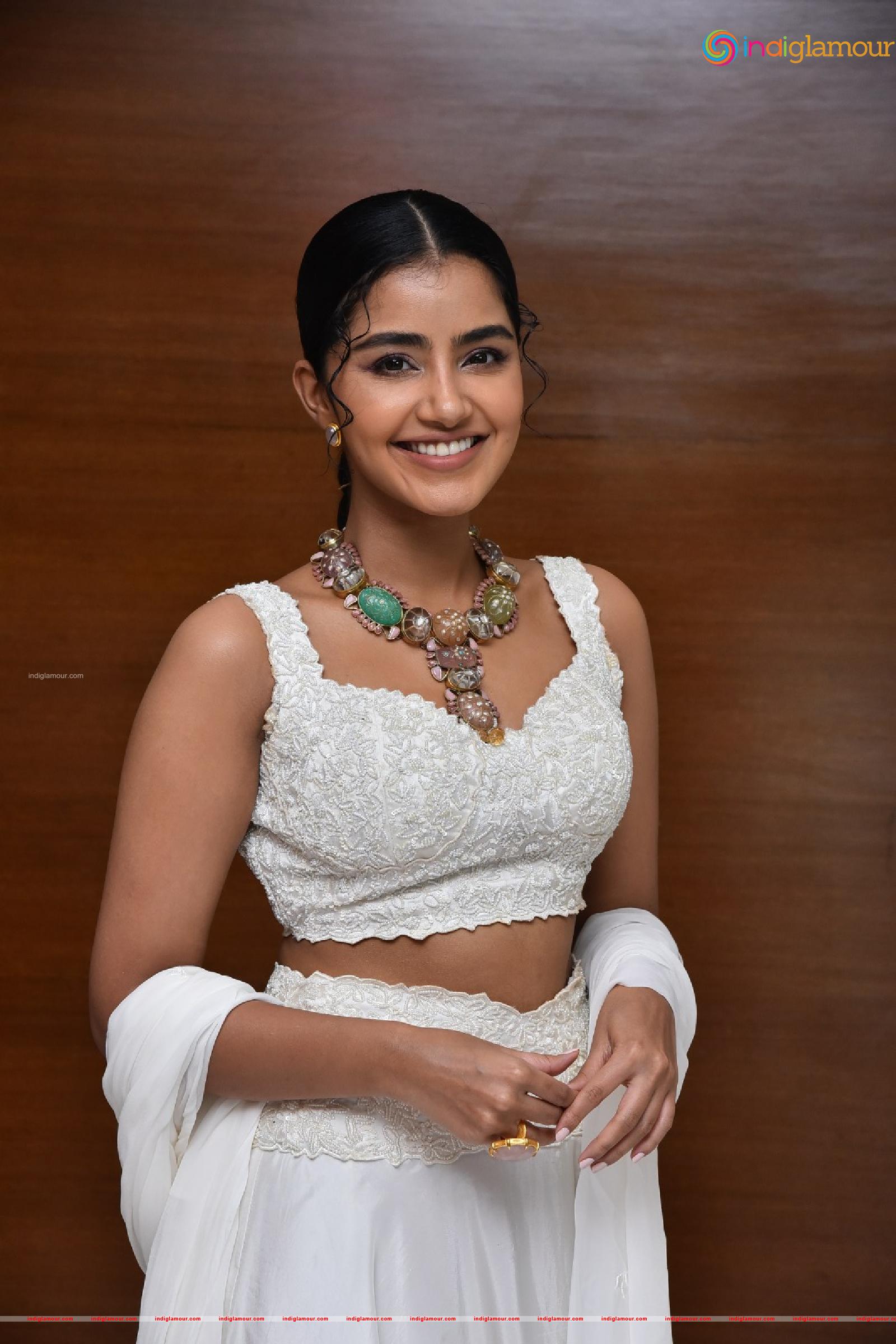 Anupama Parameswaran Actress hd photo