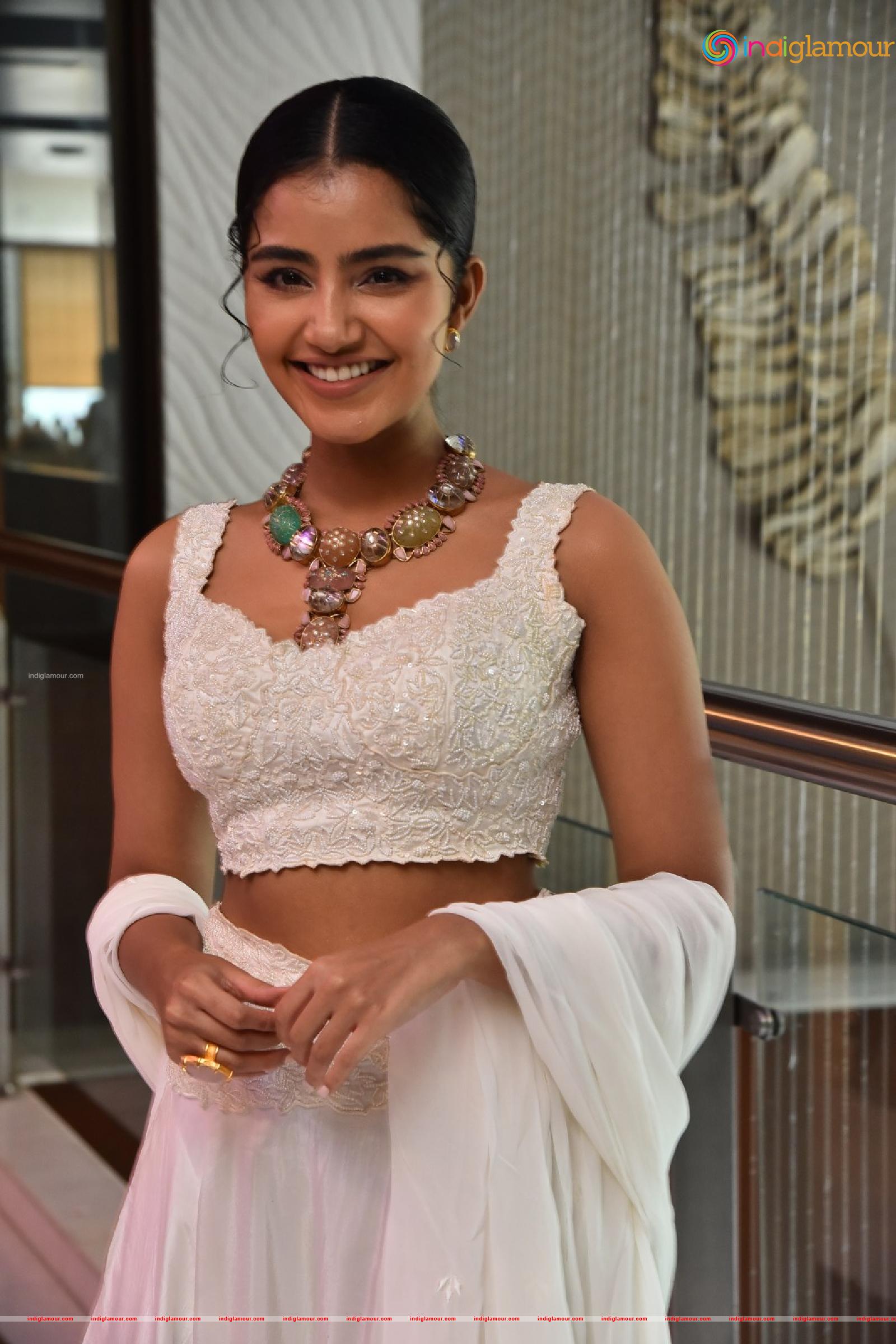 Anupama Parameswaran Actress hd photo