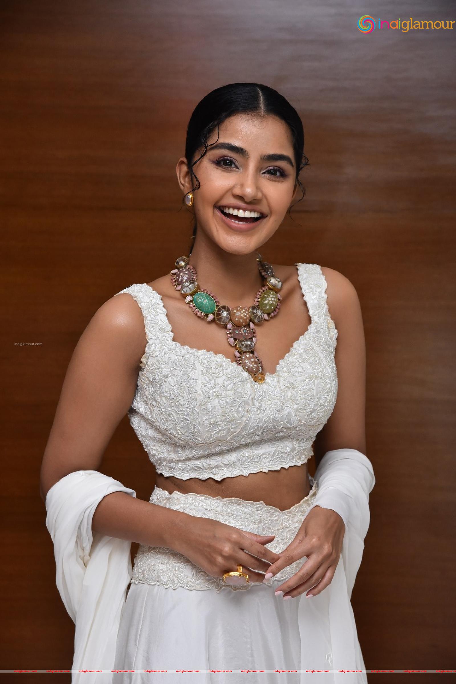 Anupama Parameswaran Actress hd photo