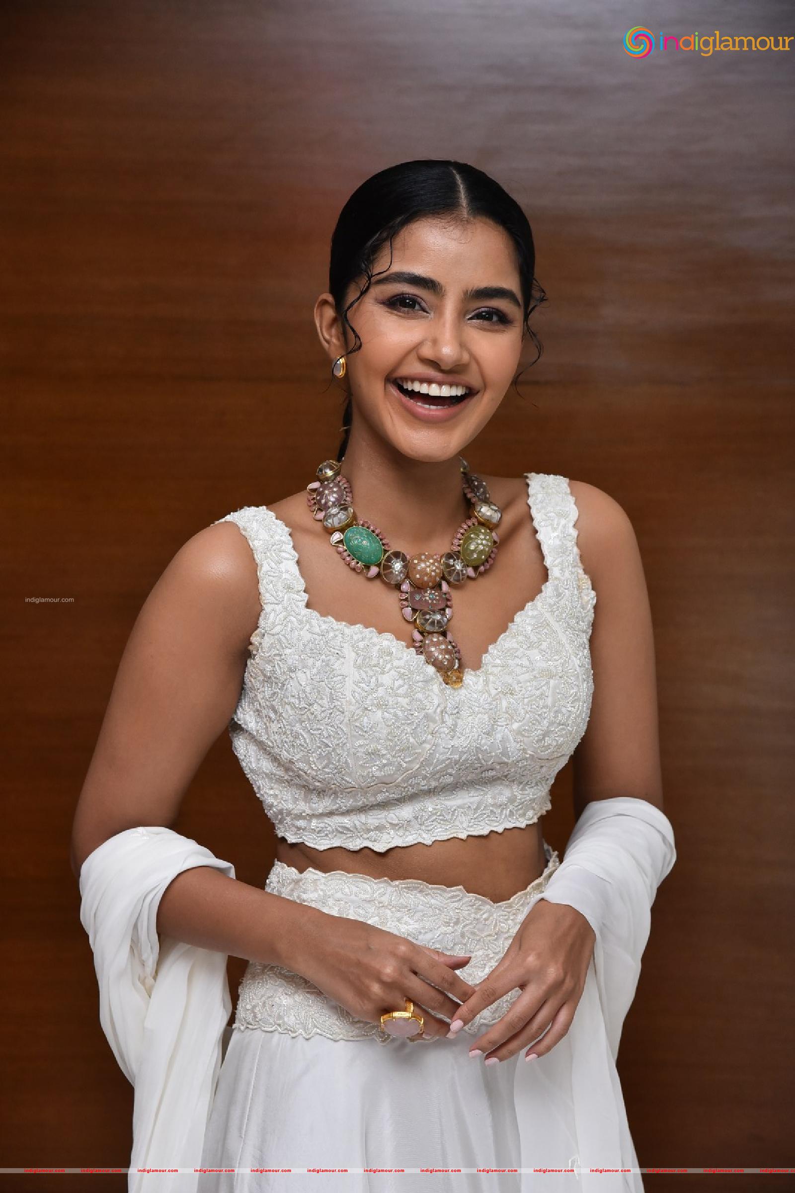 Anupama Parameswaran Actress hd photo