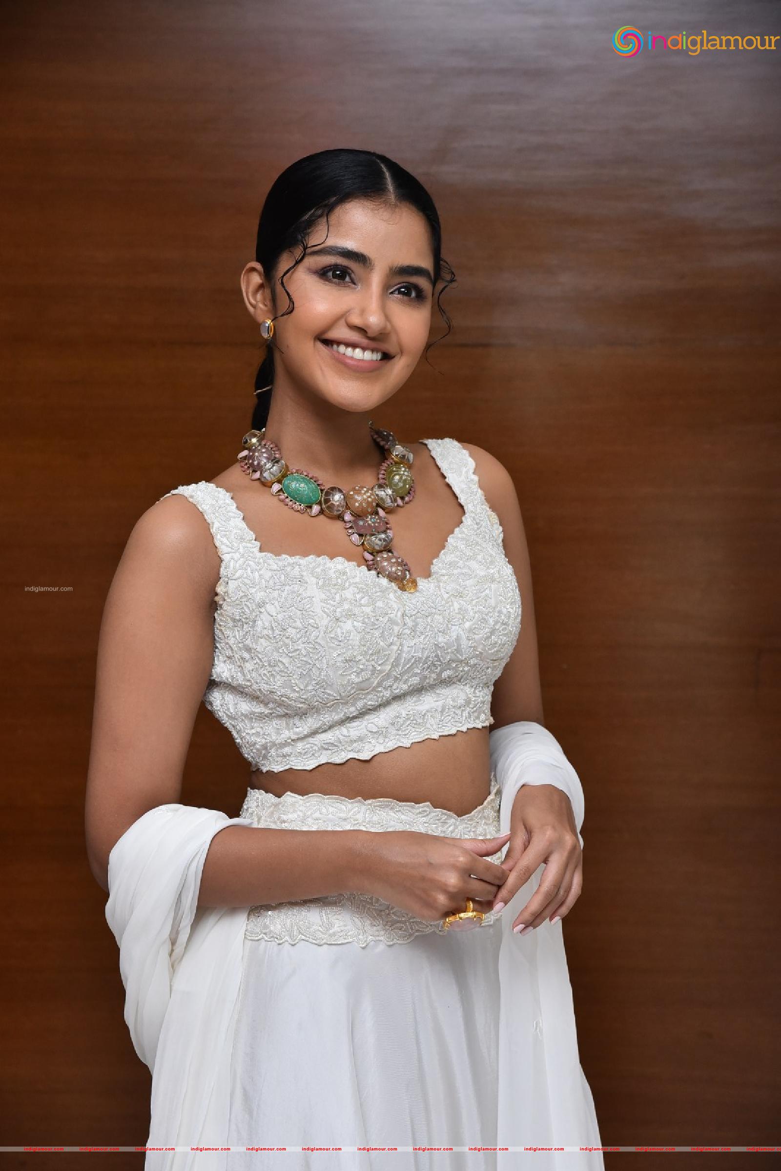 Anupama Parameswaran Actress hd photo