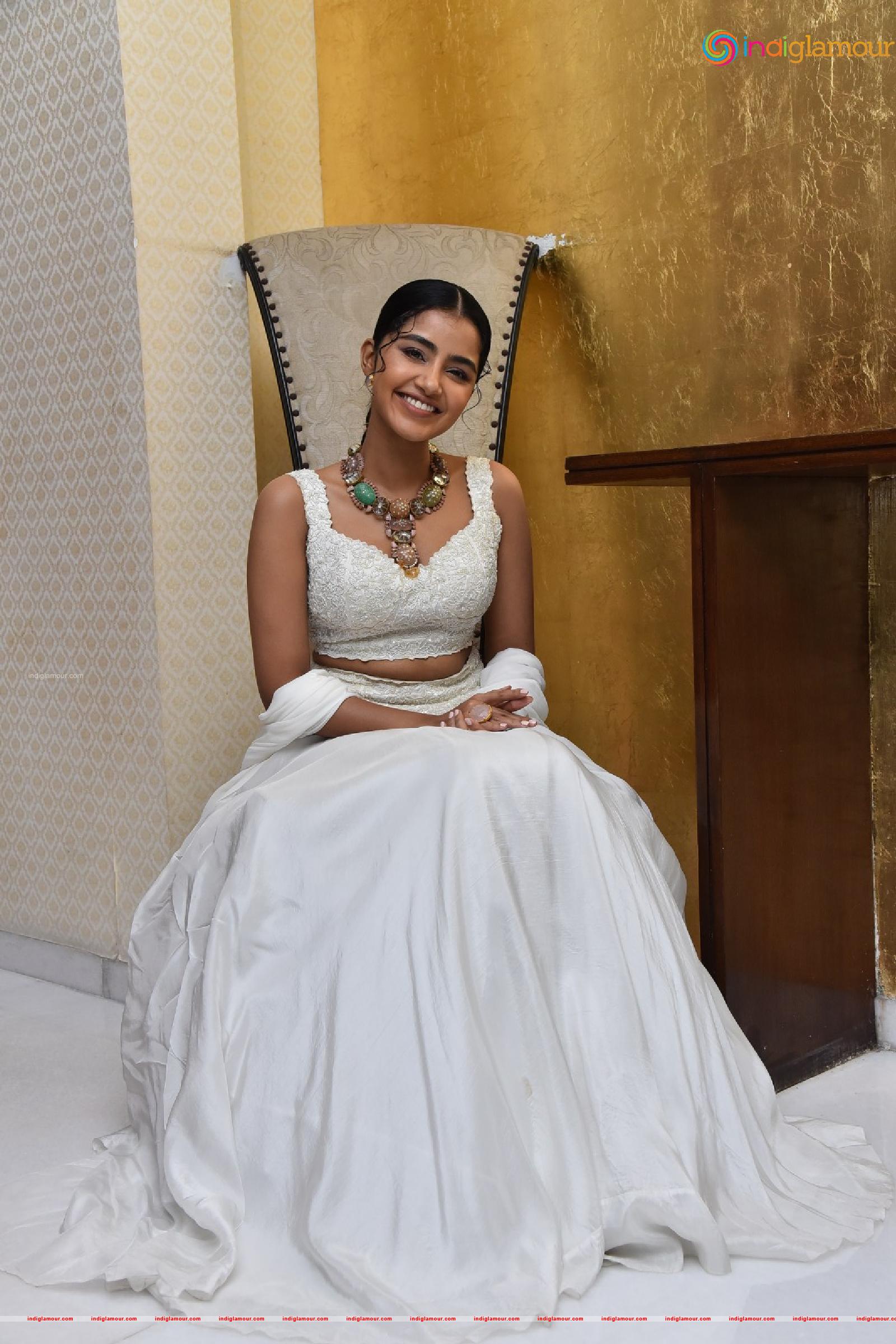 Anupama Parameswaran Actress hd photo