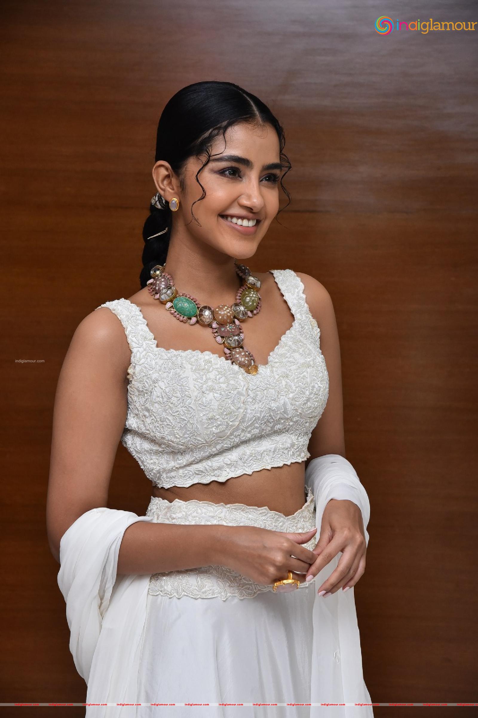 Anupama Parameswaran Actress hd photo
