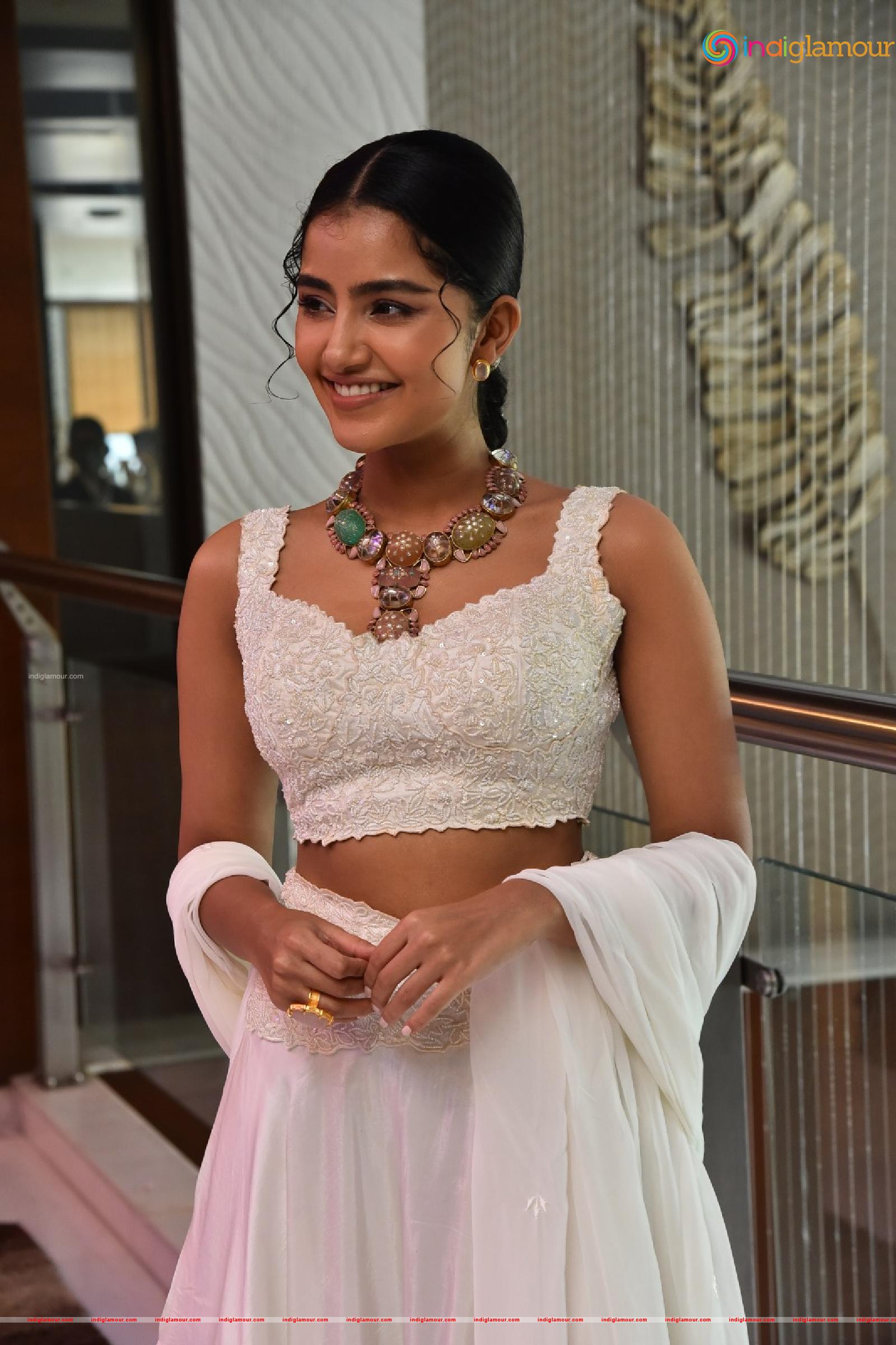 Anupama Parameswaran Actress hd photo