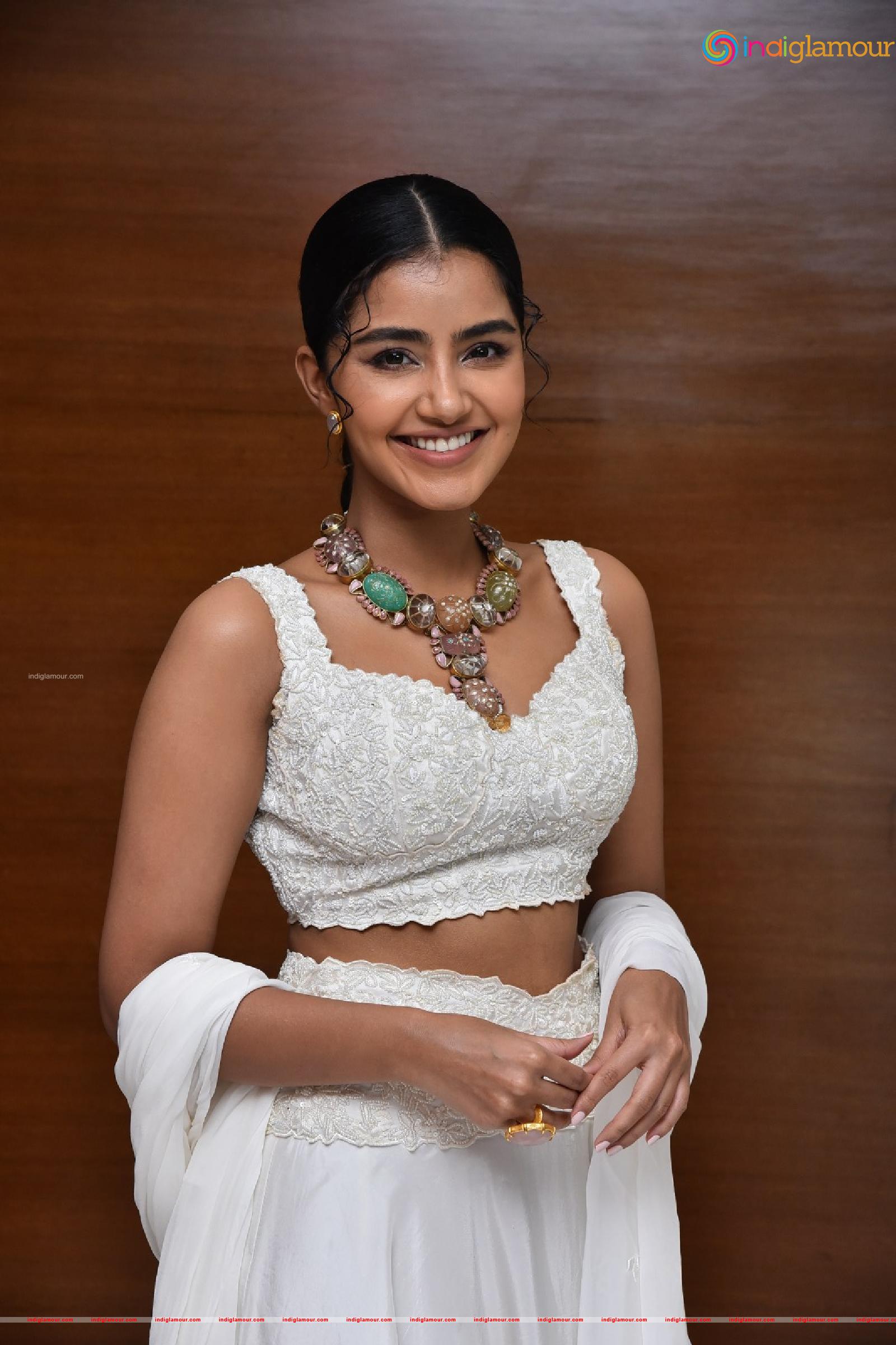 Anupama Parameswaran Actress hd photo