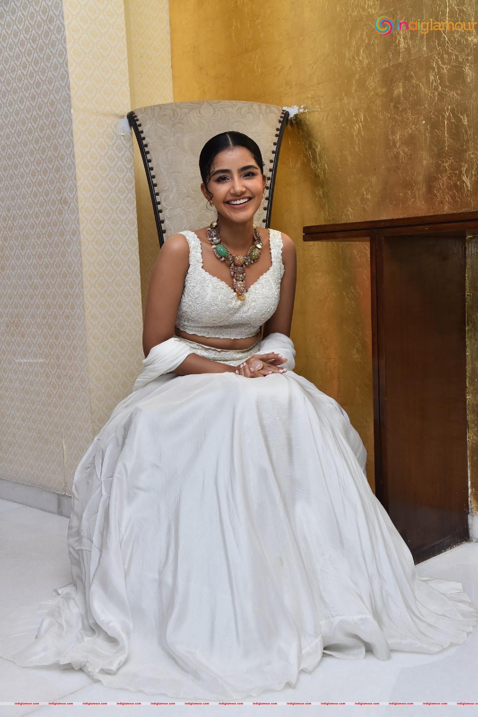 Anupama Parameswaran Actress hd photo