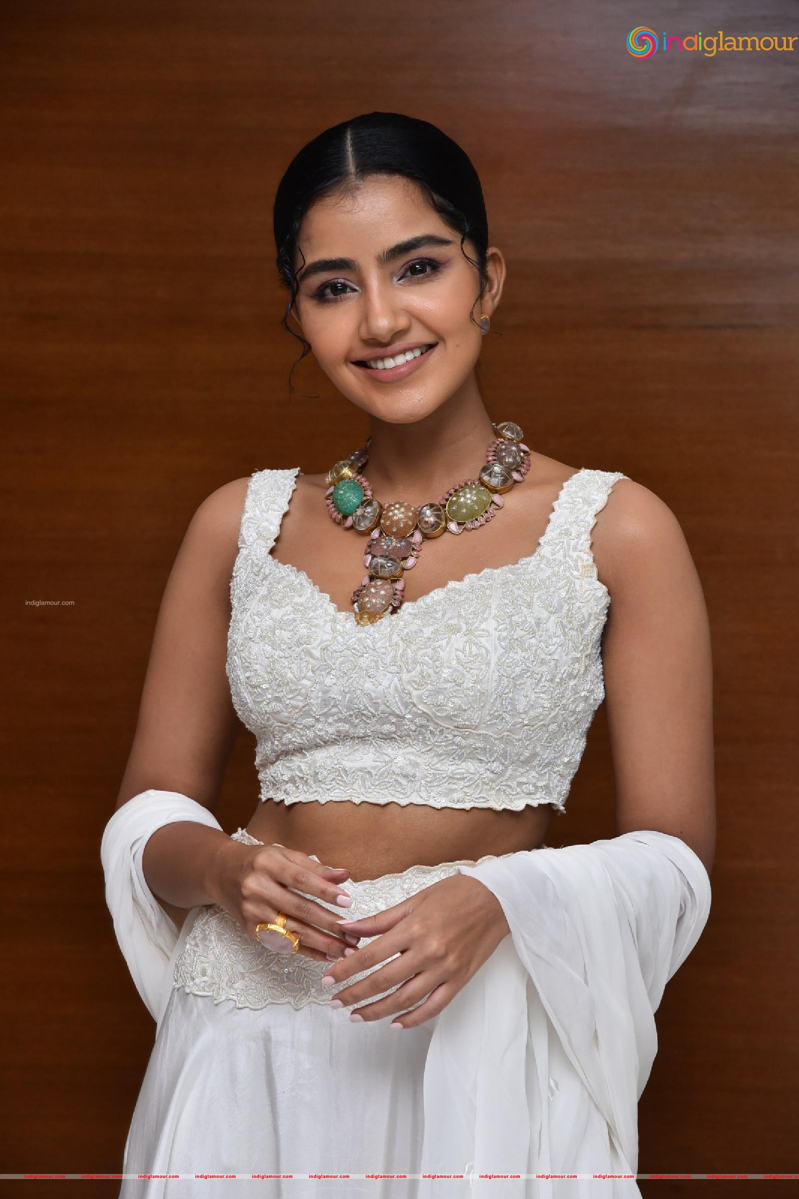 Anupama Parameswaran Actress hd photo