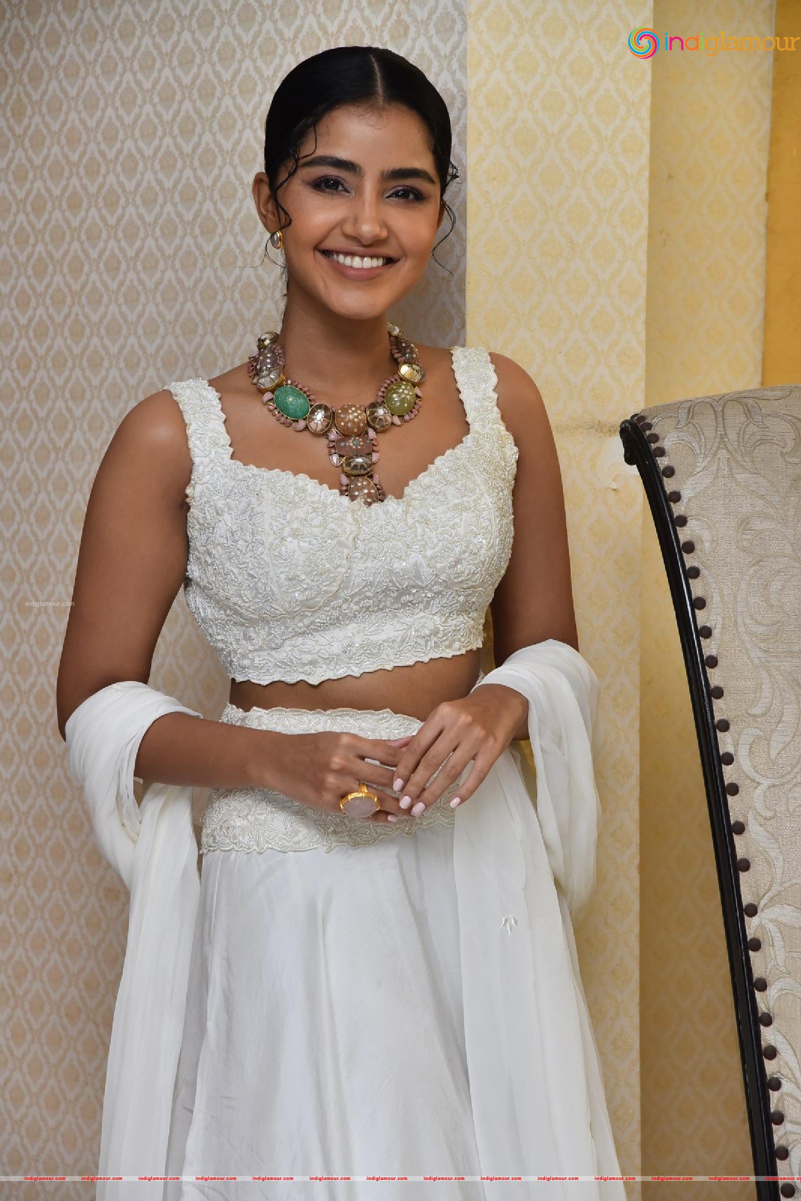Anupama Parameswaran Actress hd photo