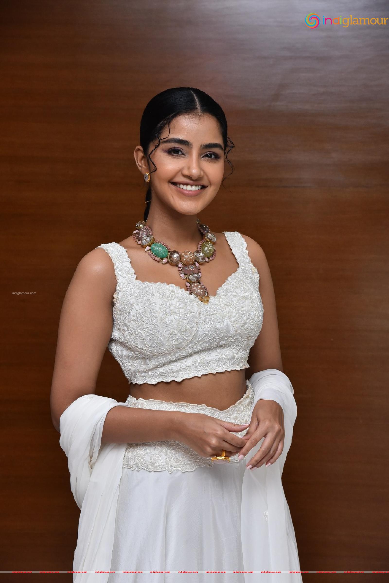 Anupama Parameswaran Actress hd photo