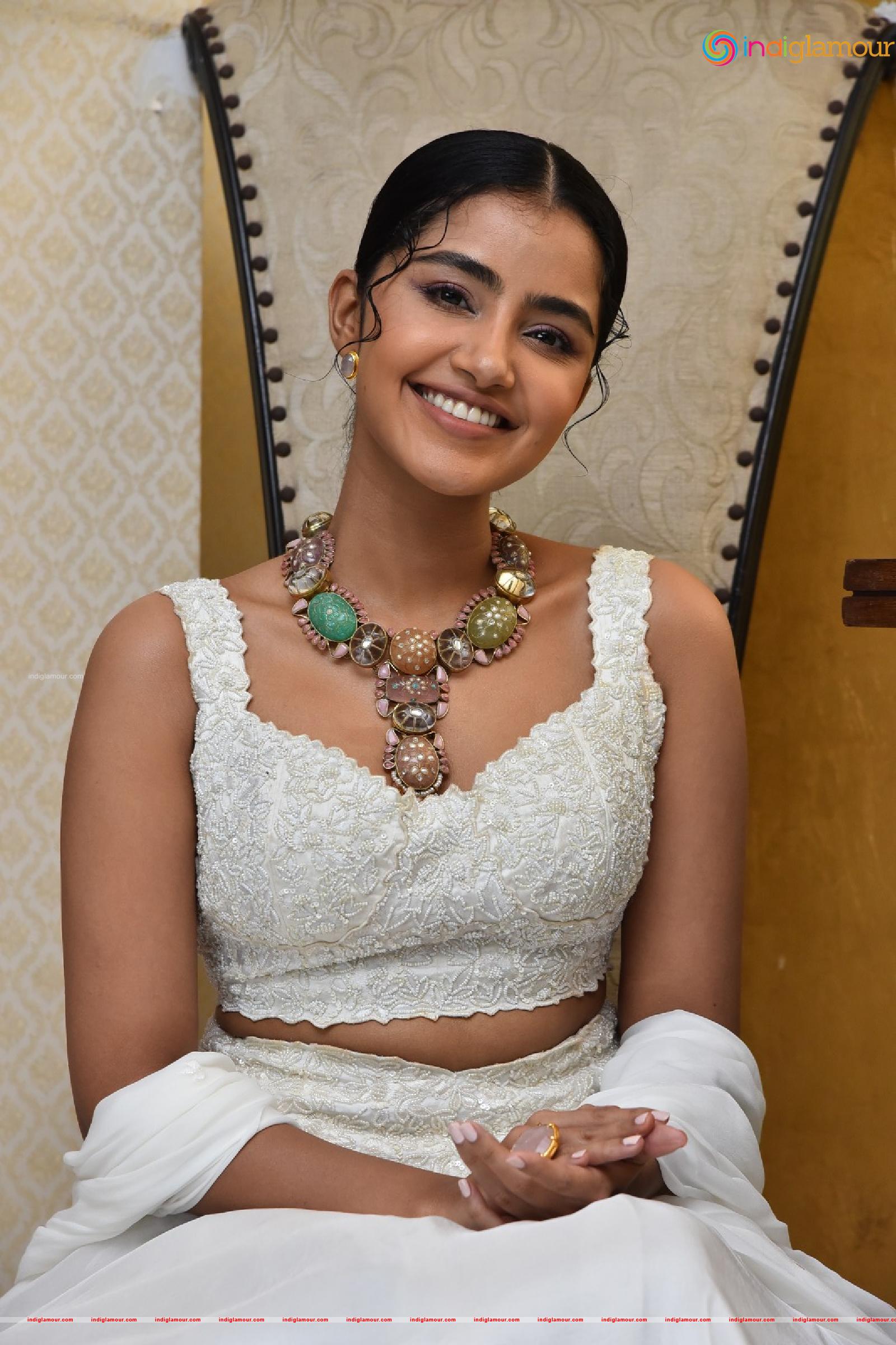 Anupama Parameswaran Actress hd photo