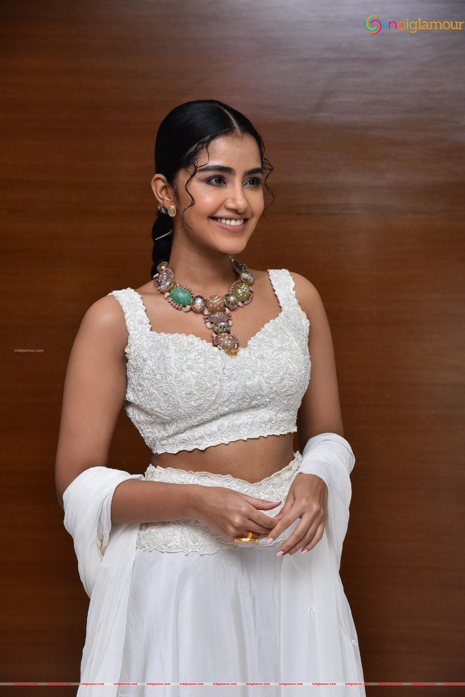 Anupama Parameswaran Actress hd photo