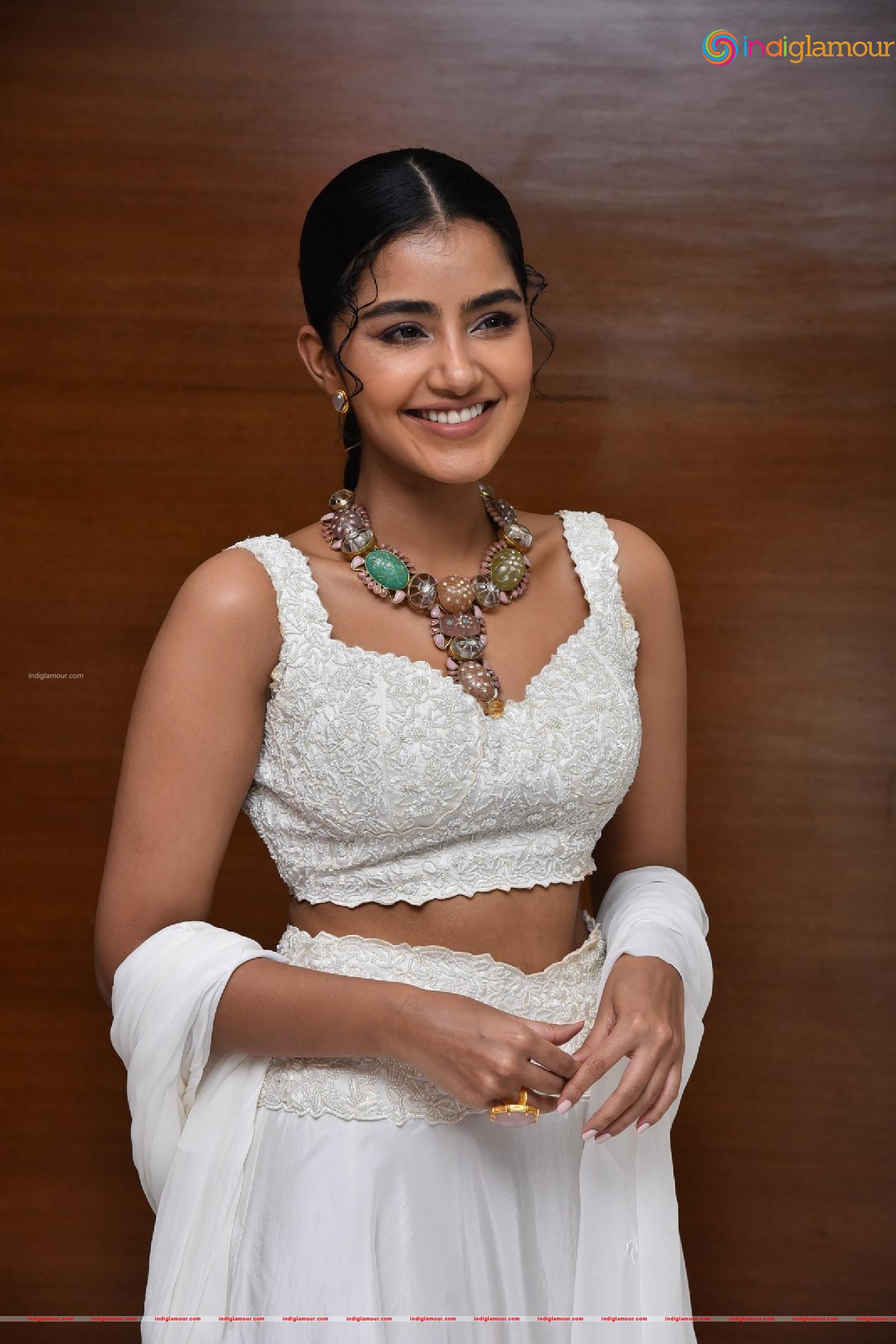 Anupama Parameswaran Actress hd photo