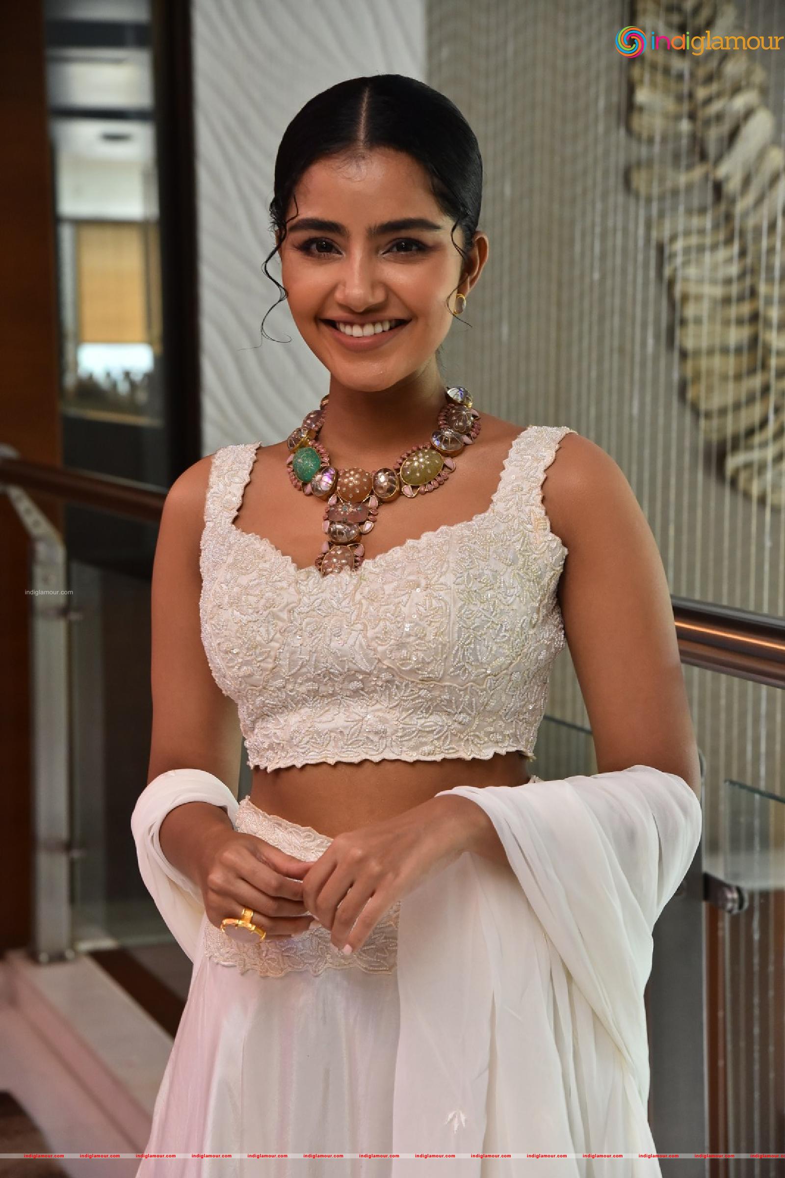 Anupama Parameswaran Actress hd photo