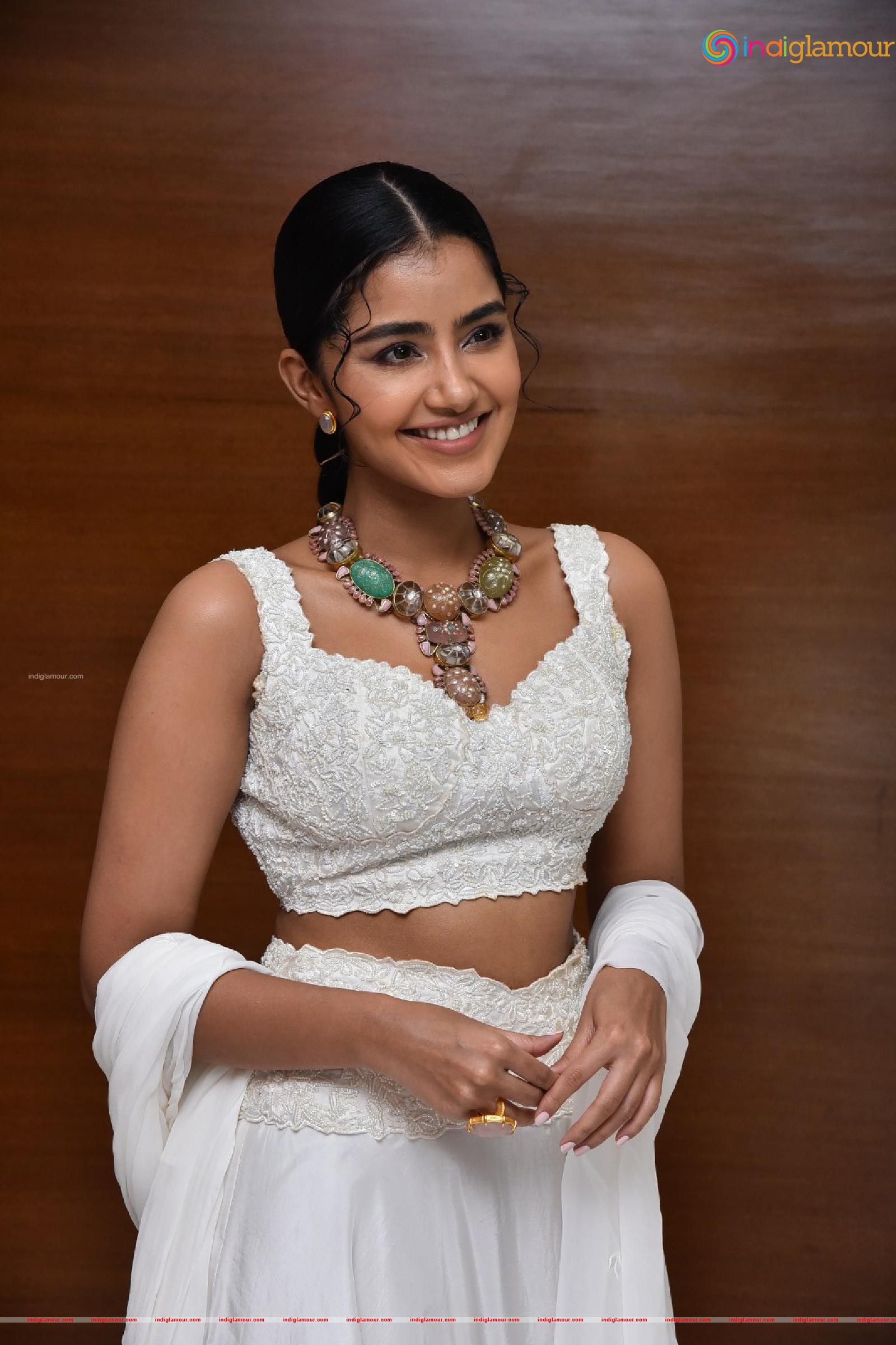 Anupama Parameswaran Actress hd photo