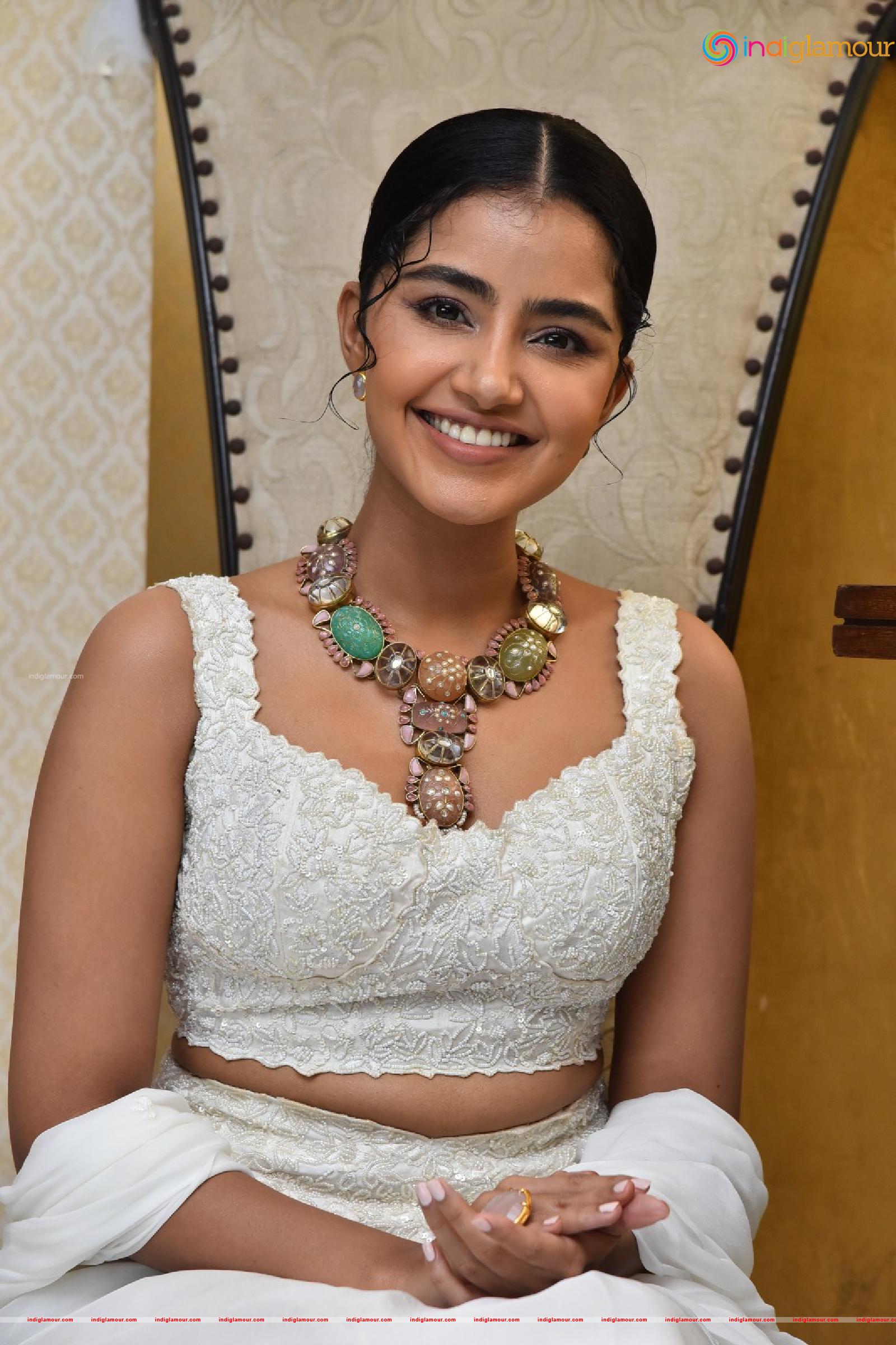 Anupama Parameswaran Actress hd photo
