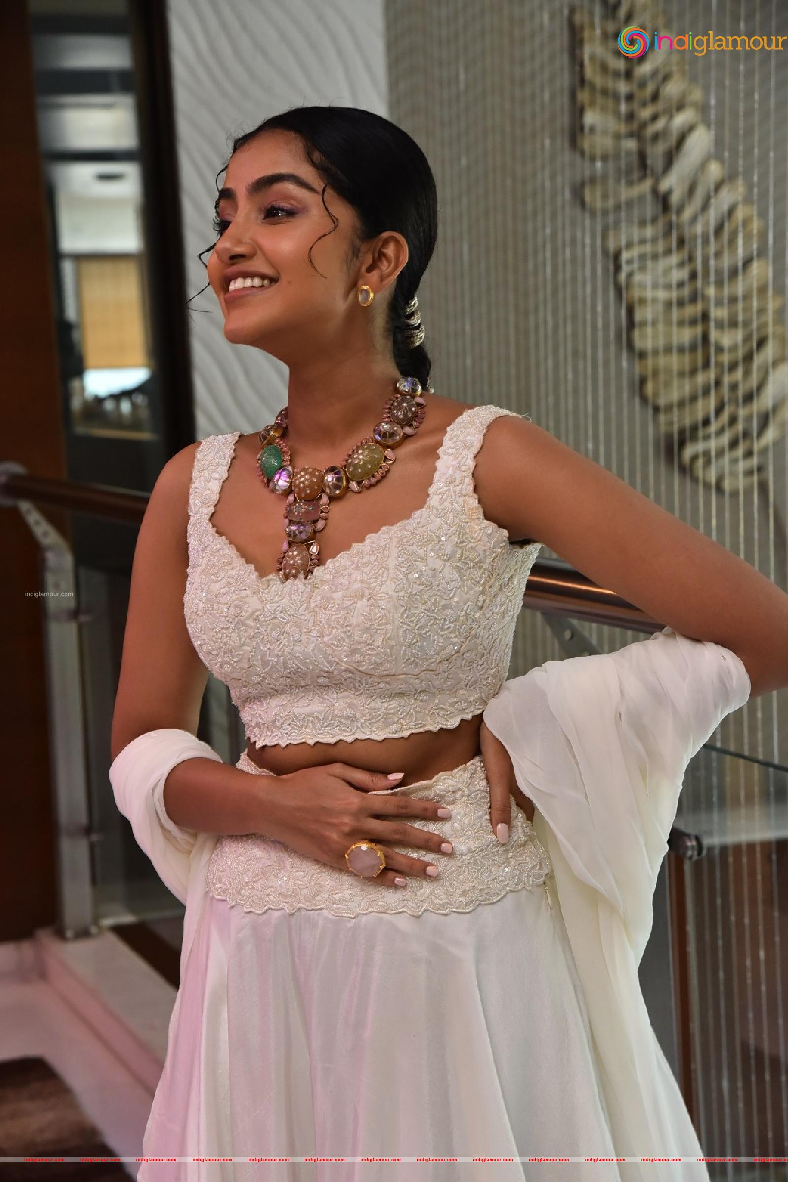 Anupama Parameswaran Actress hd photo