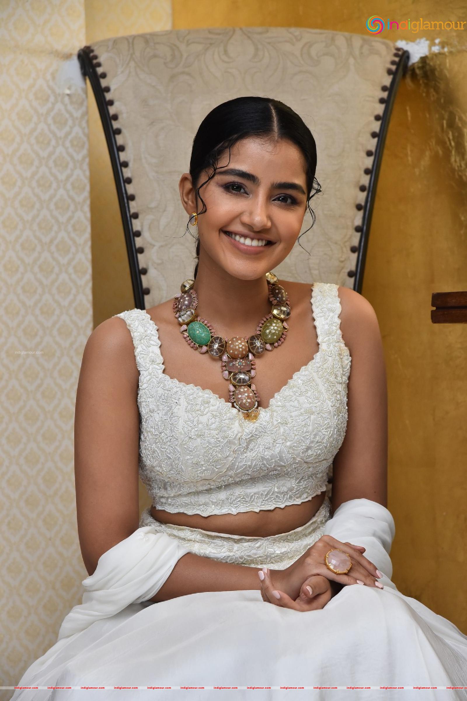 Anupama Parameswaran Actress hd photo