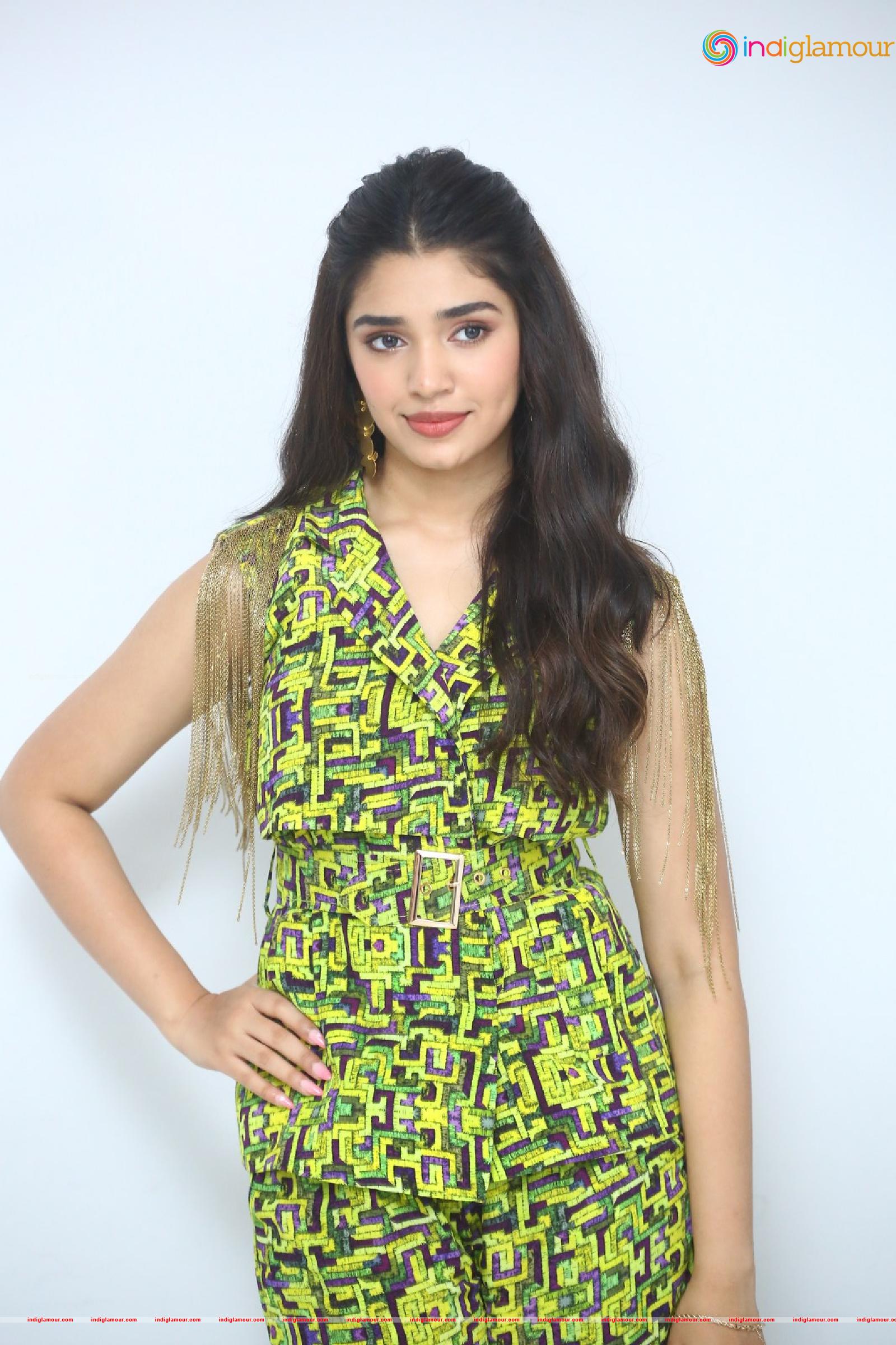 Krithi Shetty Actress hd photo