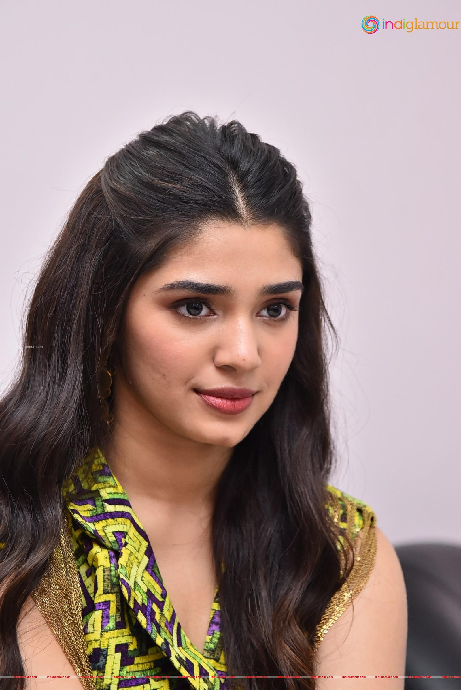 Krithi Shetty Actress hd photo