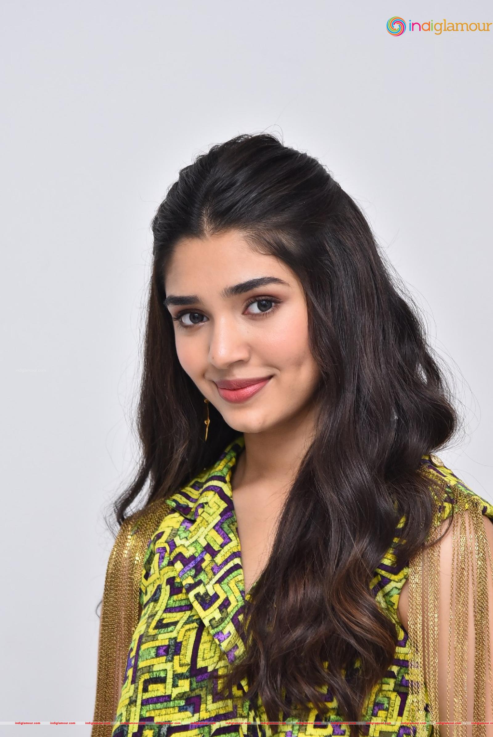 Krithi Shetty Actress hd photo