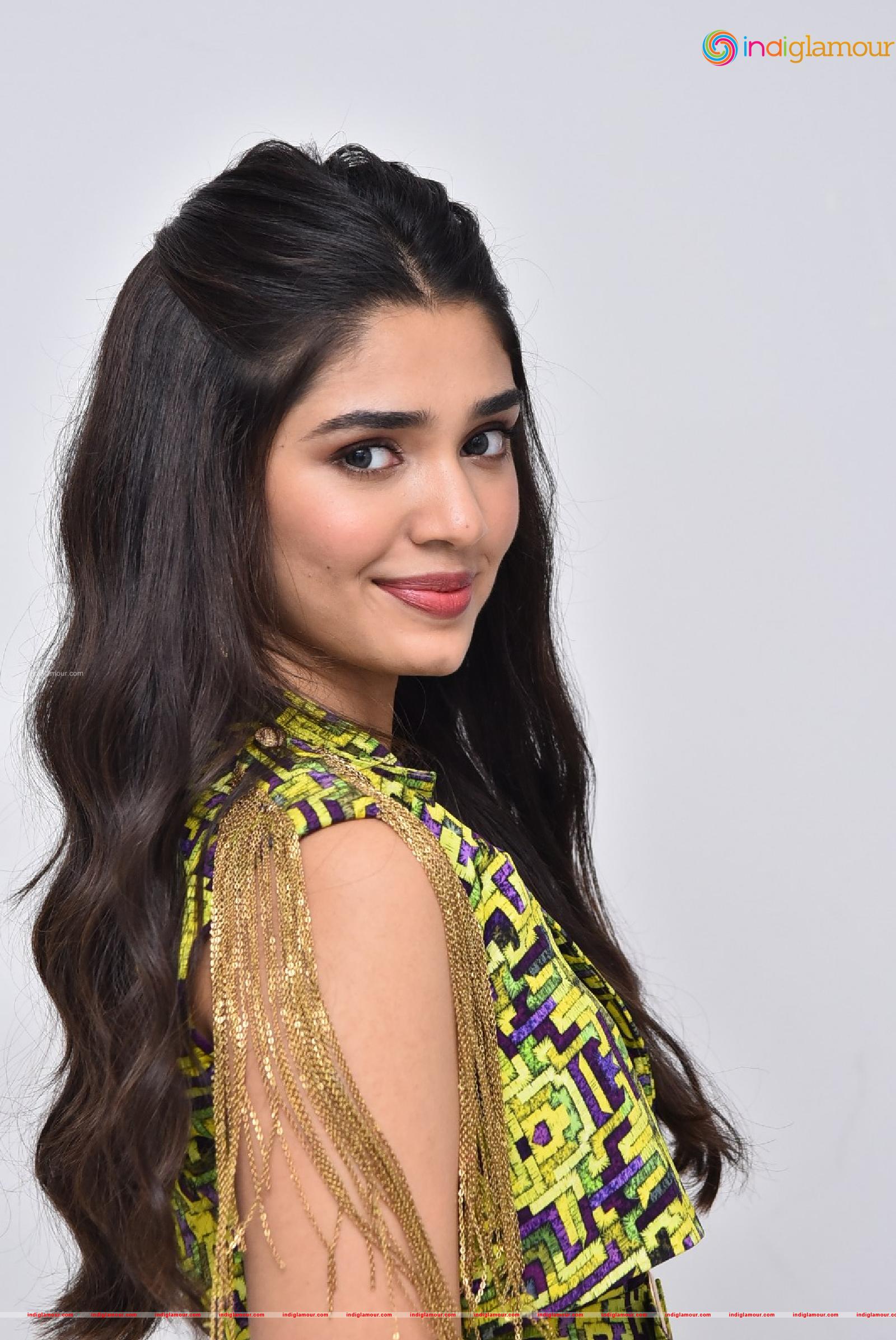 Krithi Shetty Actress hd photo
