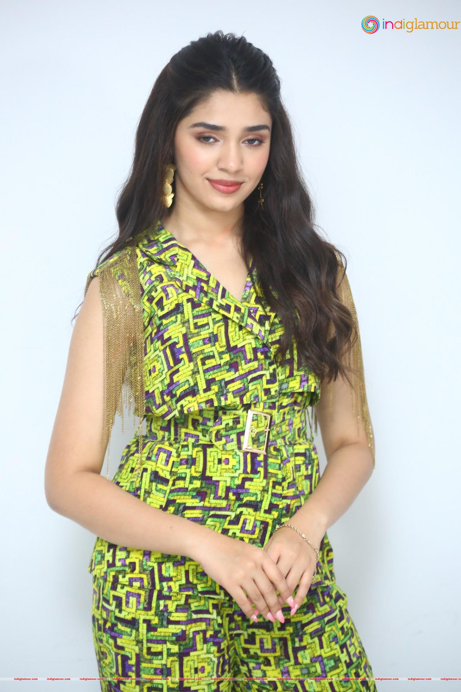 Krithi Shetty Actress hd photo