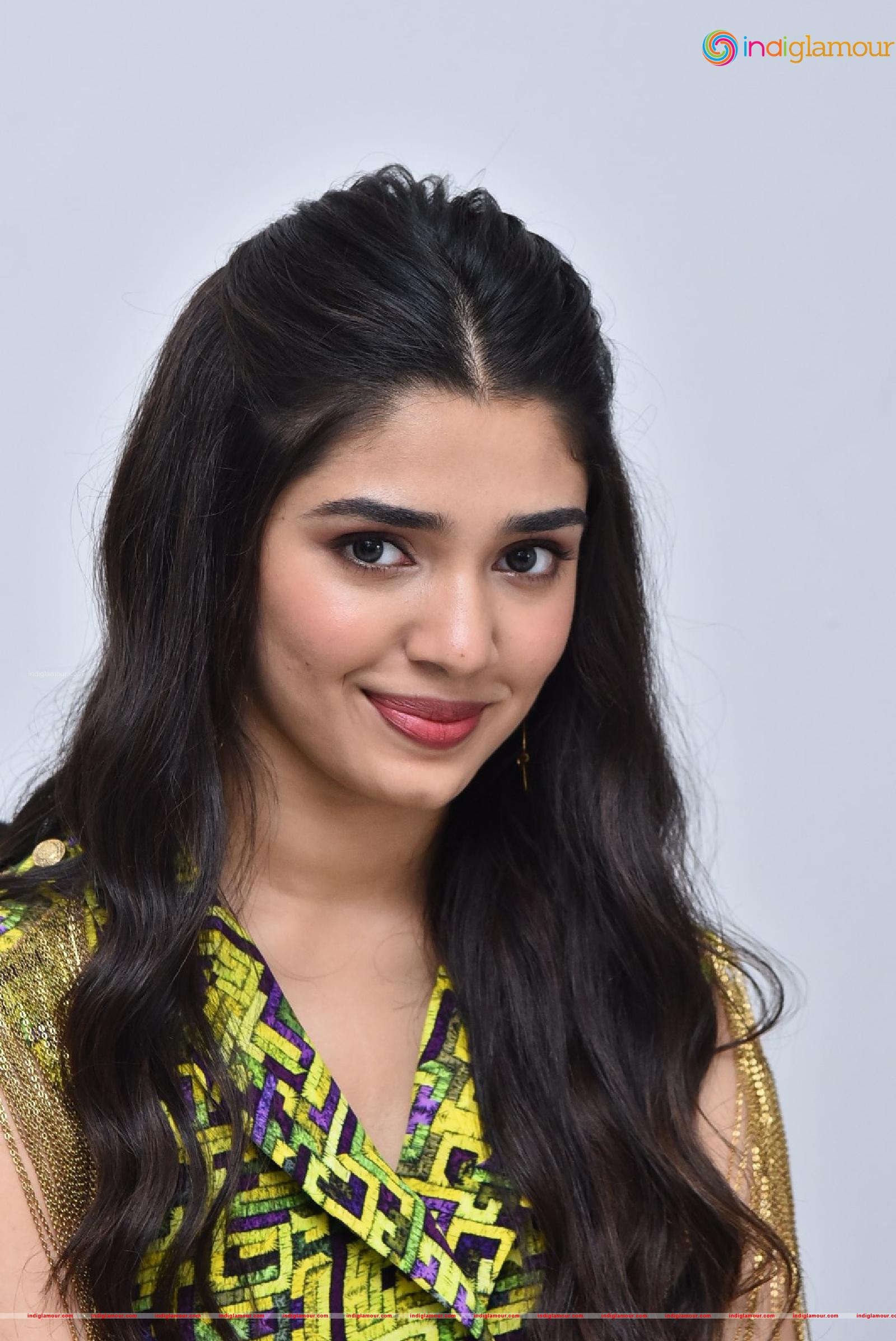Krithi Shetty Actress hd photo