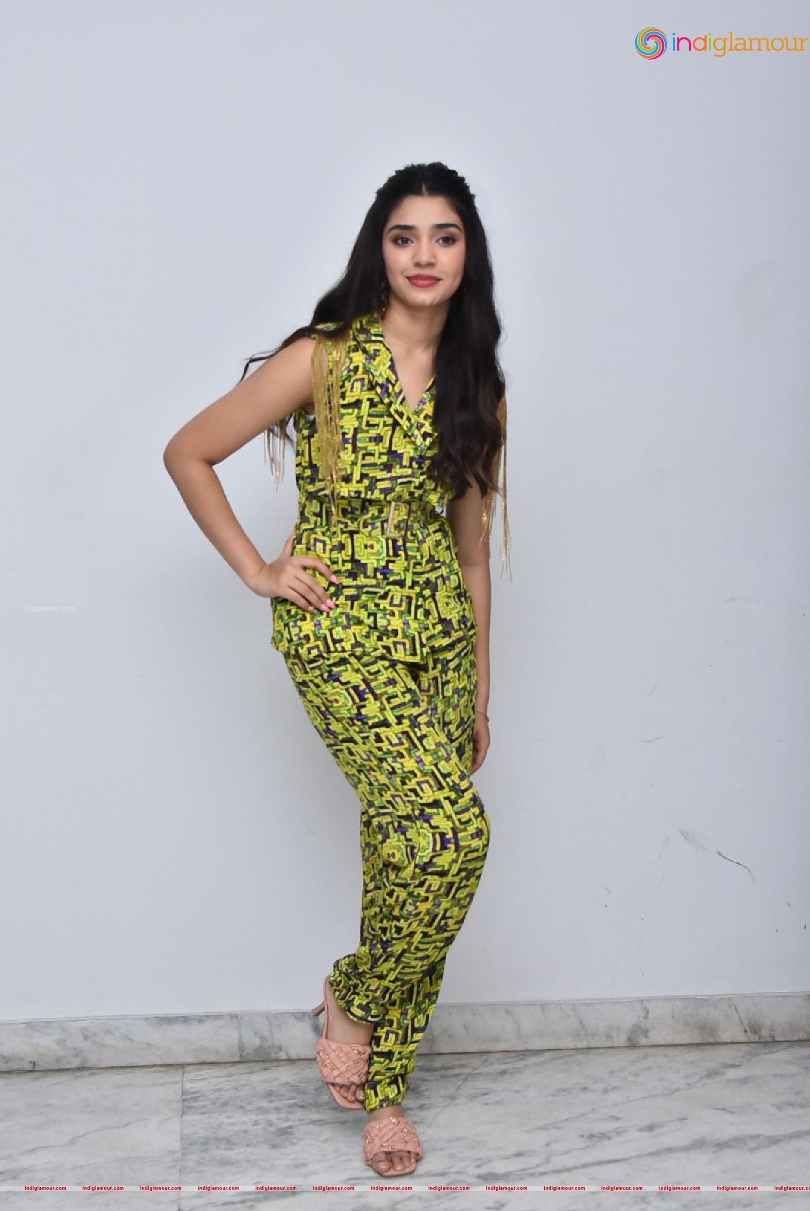 Krithi Shetty Actress hd photo