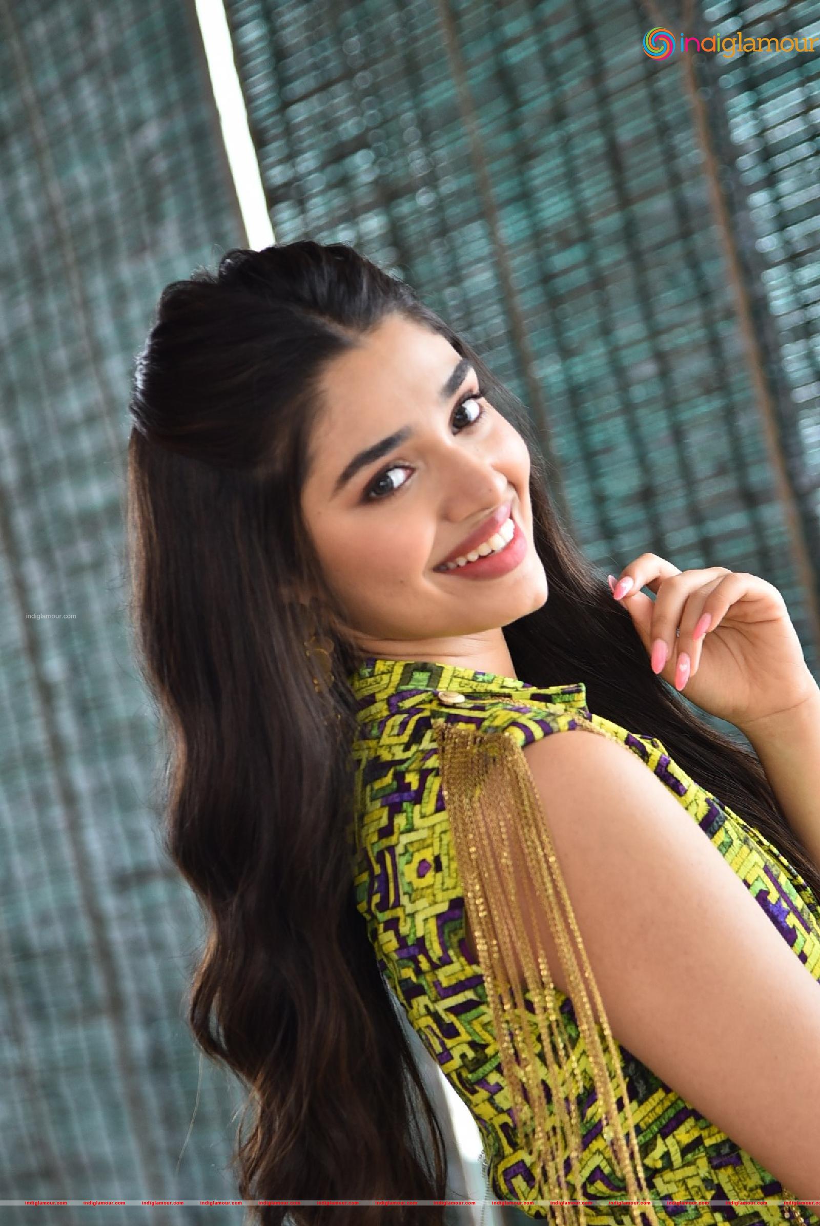 Krithi Shetty Actress hd photo