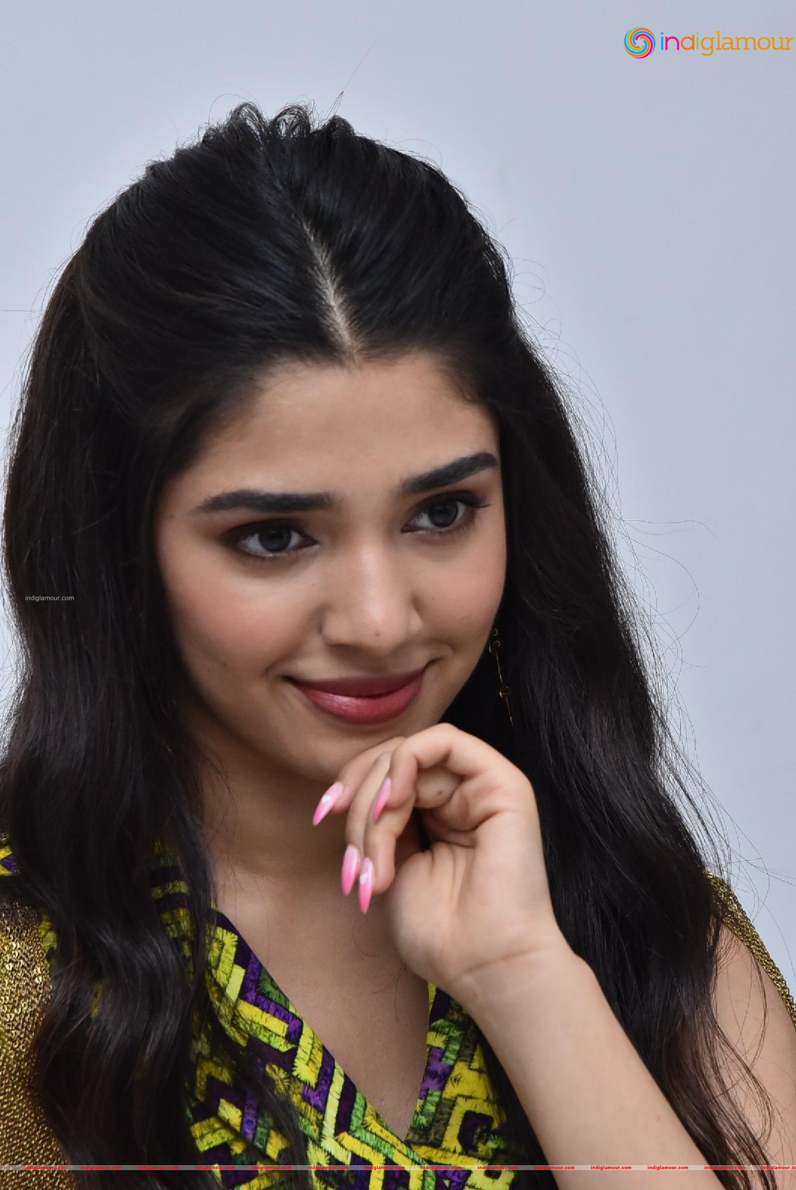 Krithi Shetty Actress hd photo