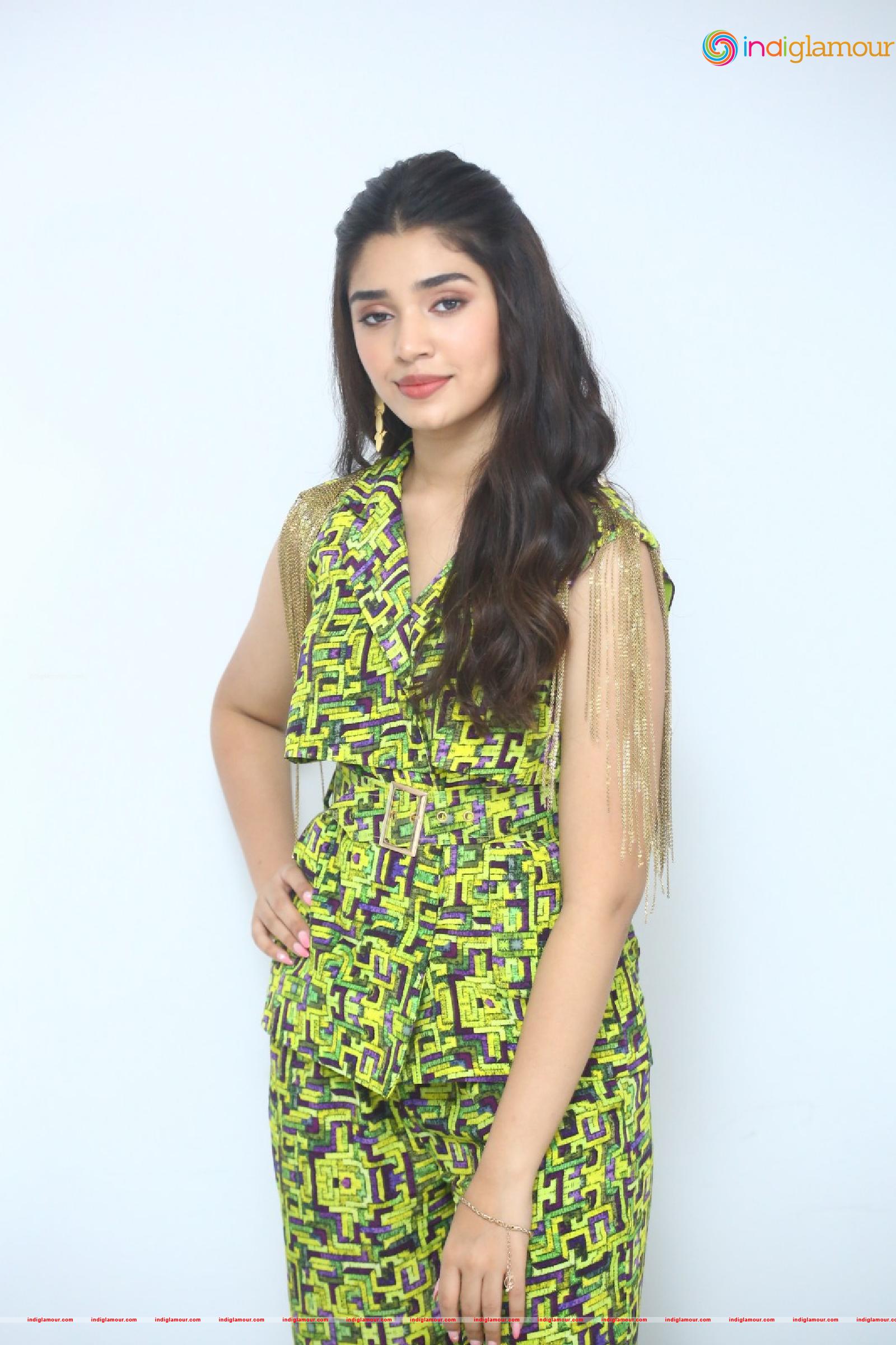 Krithi Shetty Actress hd photo