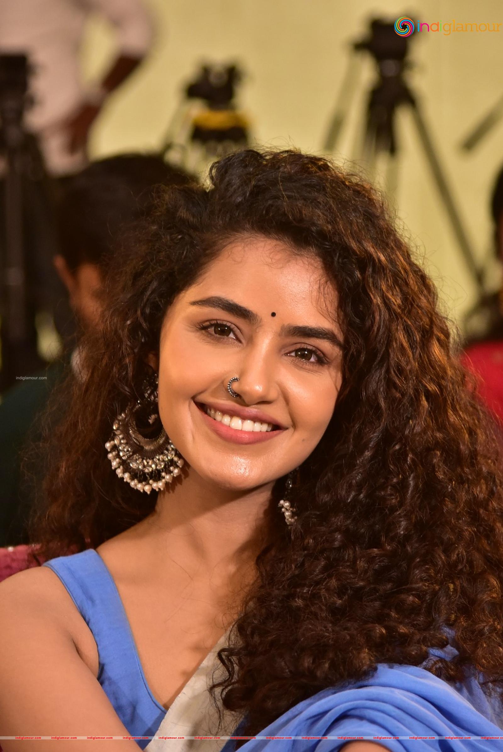 Anupama Parameswaran Actress hd photo