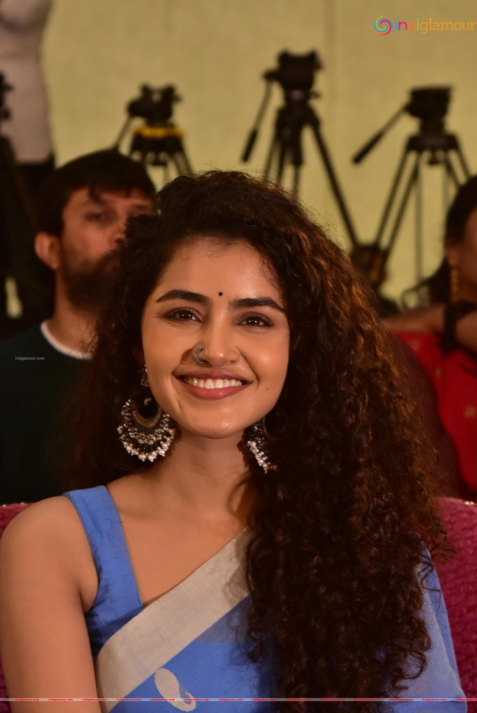 Anupama Parameswaran Actress hd photo