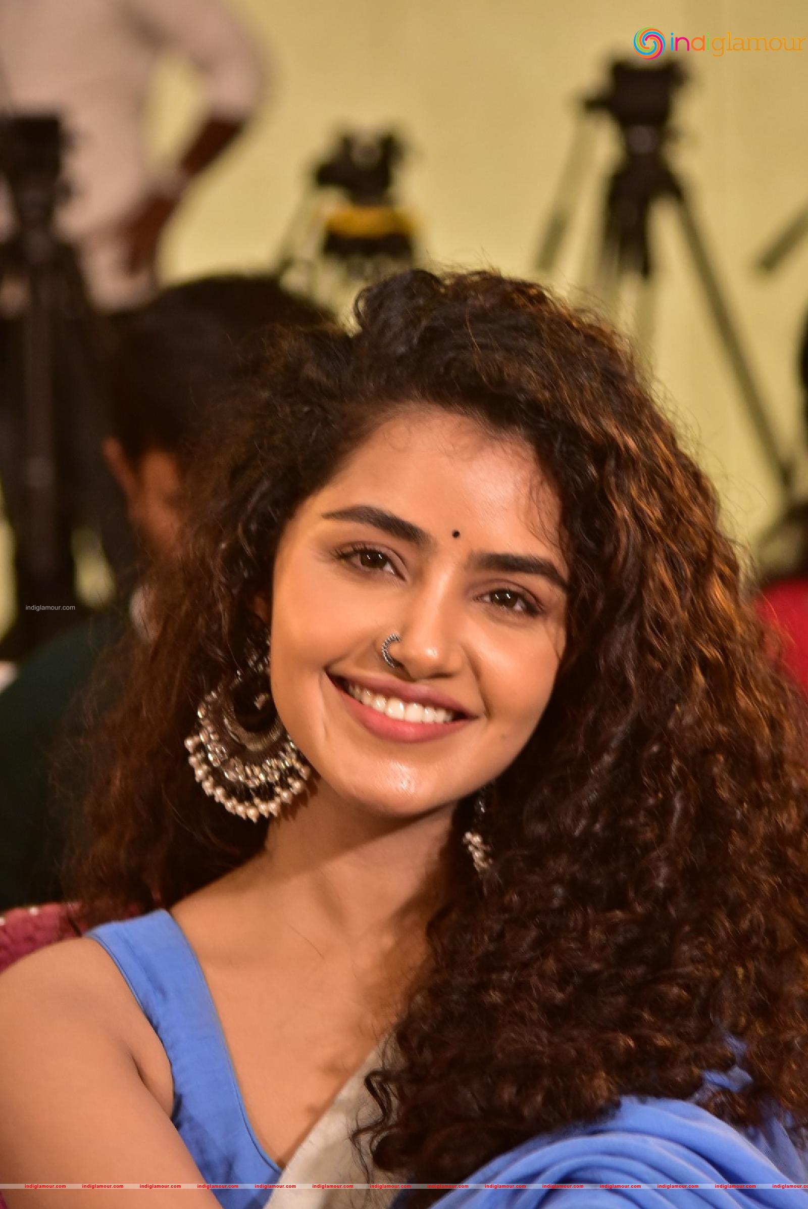 Anupama Parameswaran Actress hd photo