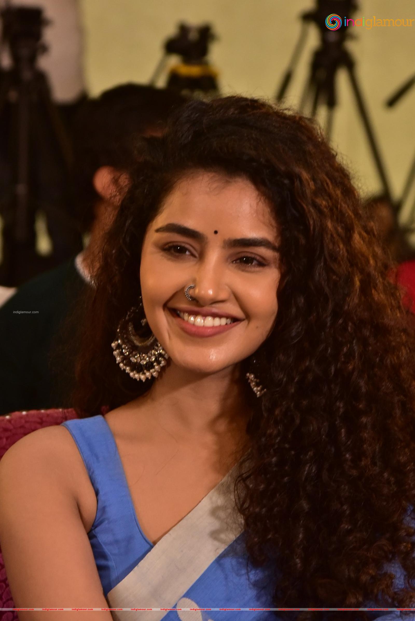Anupama Parameswaran Actress hd photo