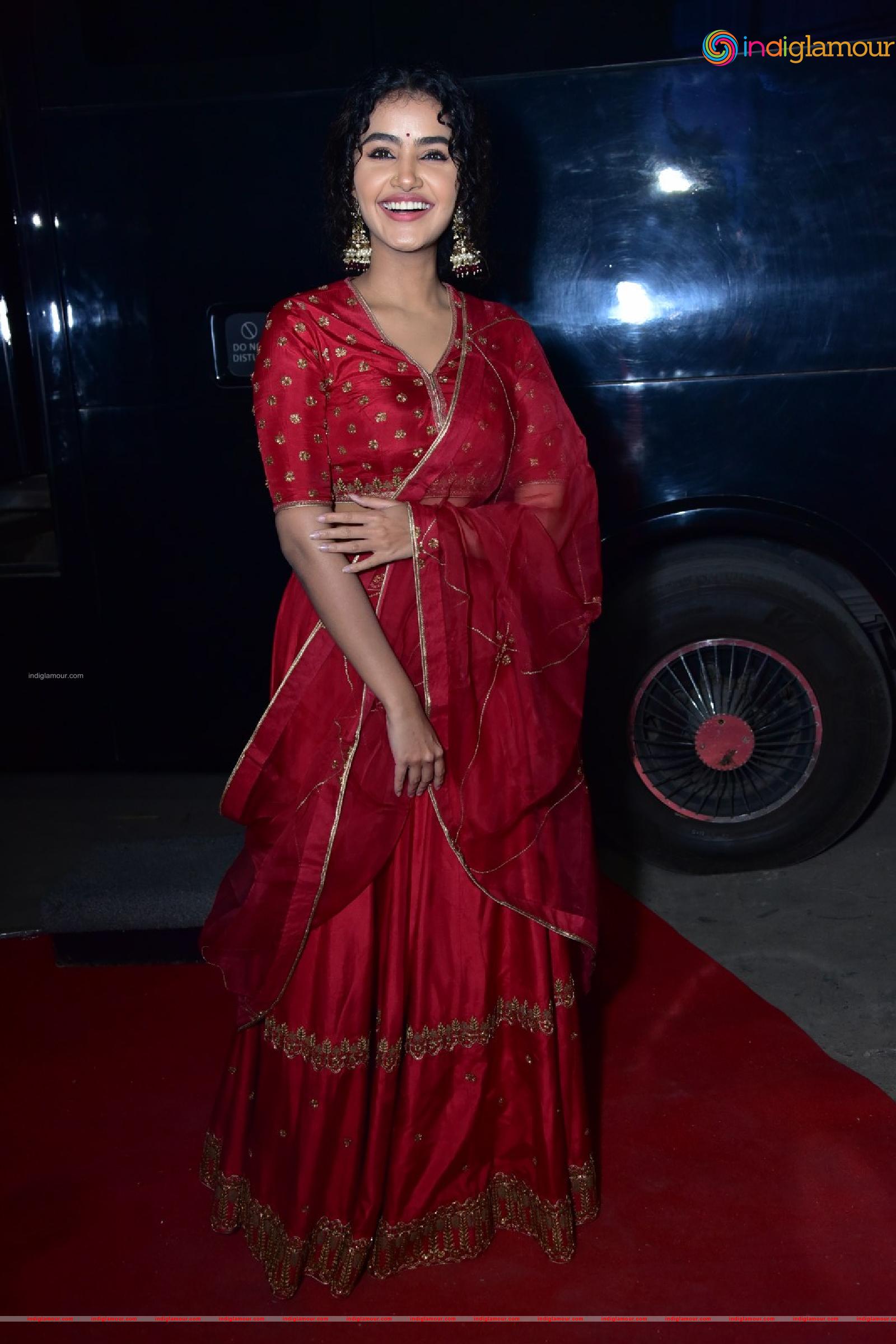 Anupama Parameswaran Actress hd photo