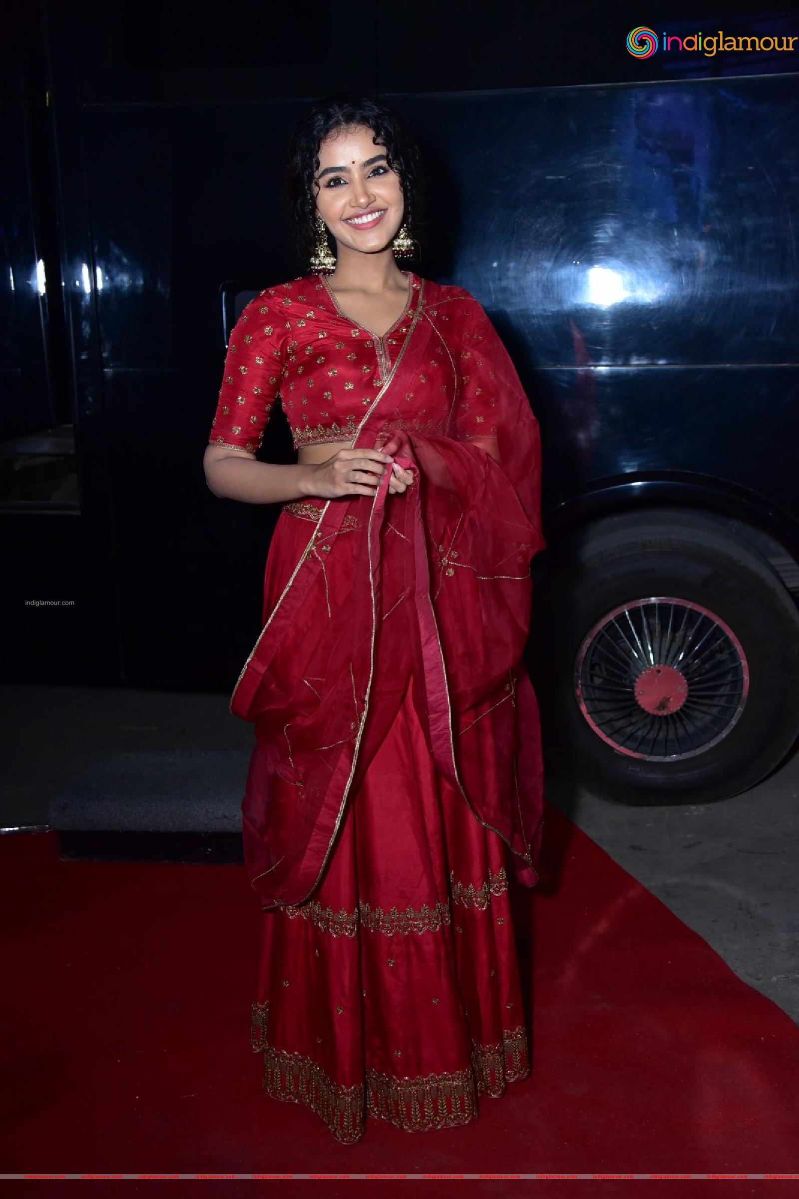 Anupama Parameswaran Actress hd photo