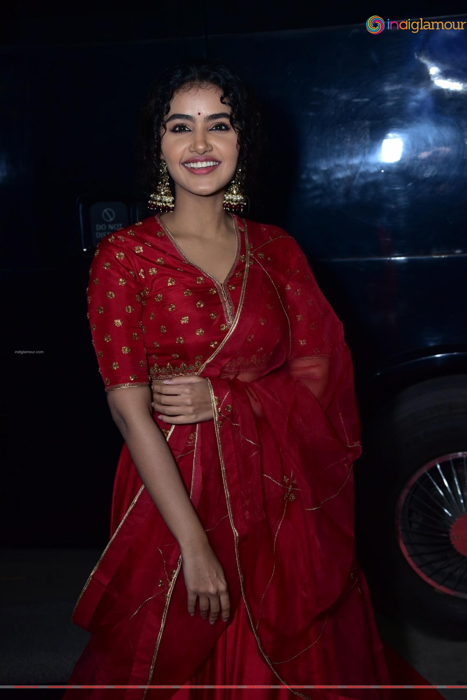 Anupama Parameswaran Actress hd photo