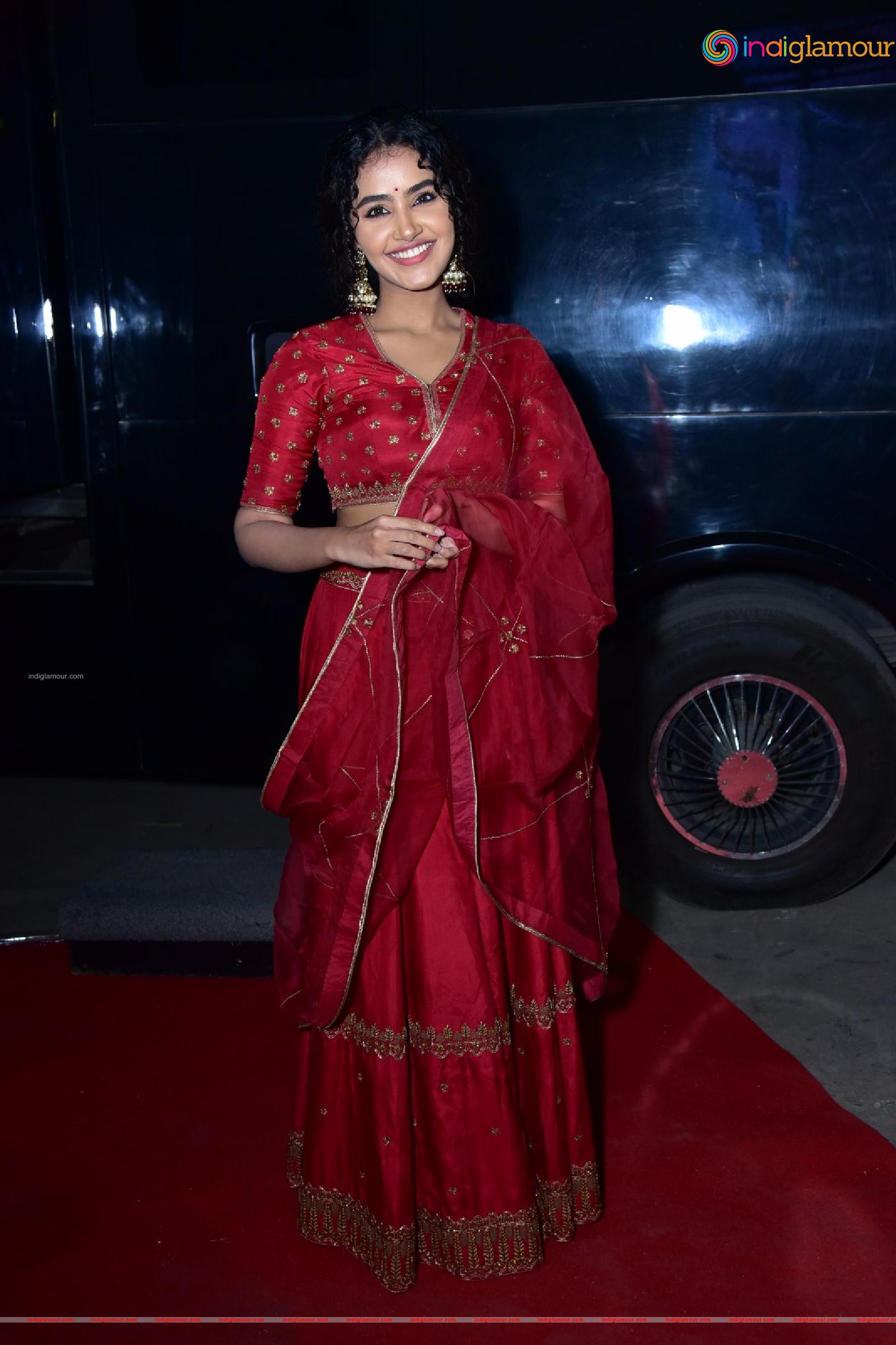 Anupama Parameswaran Actress hd photo