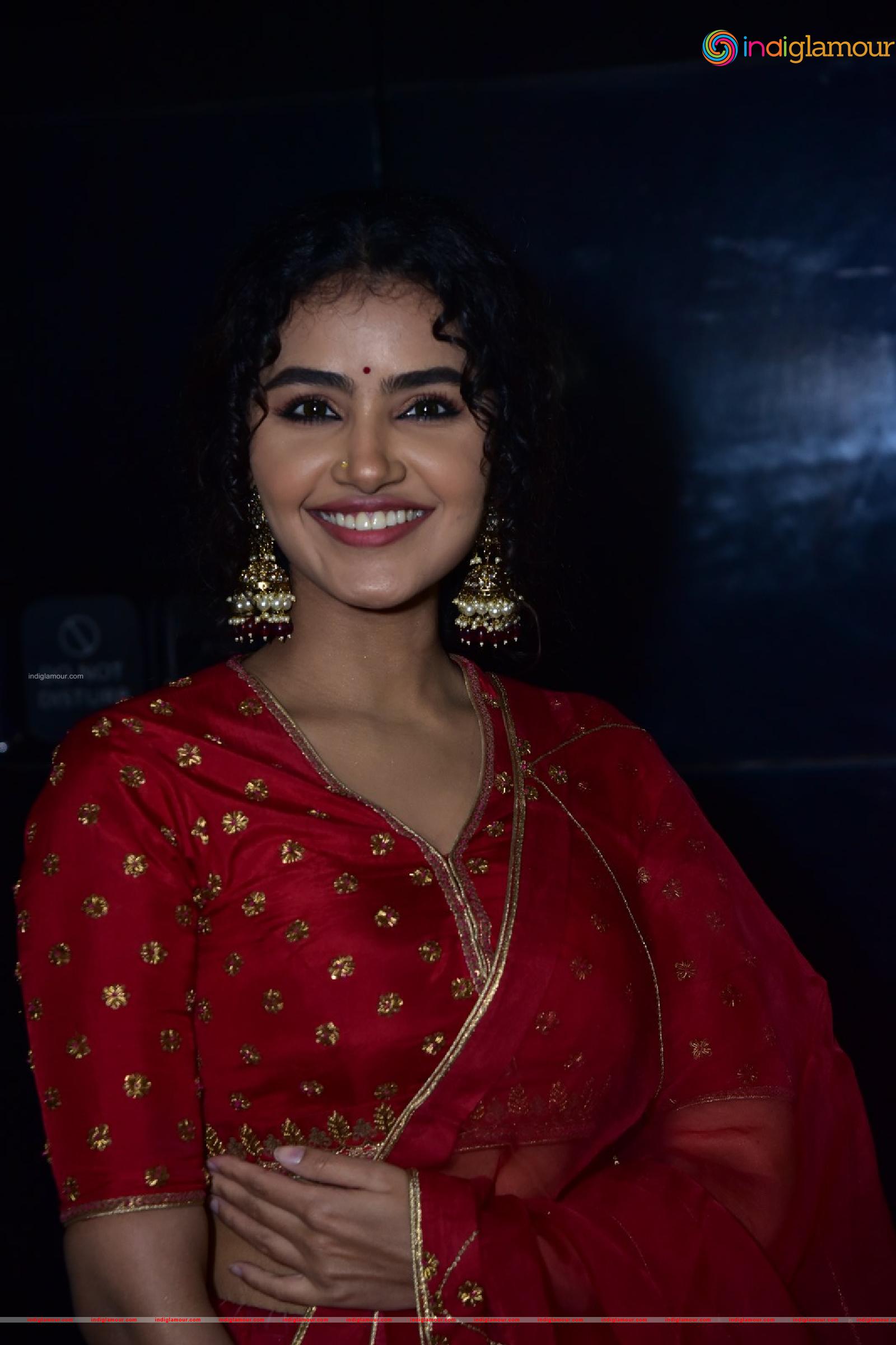 Anupama Parameswaran Actress hd photo