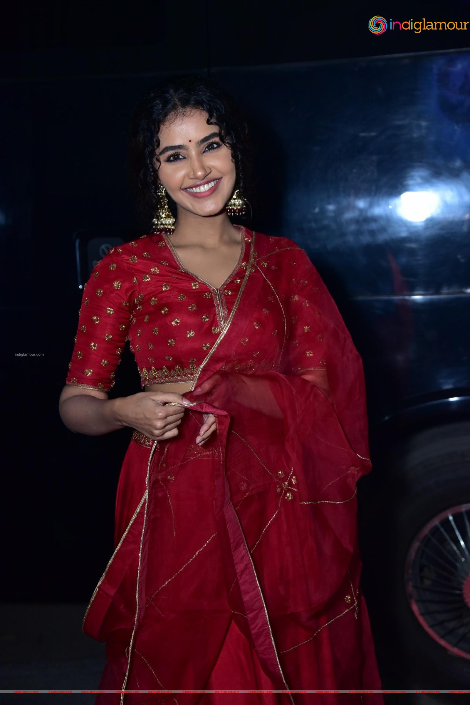 Anupama Parameswaran Actress hd photo