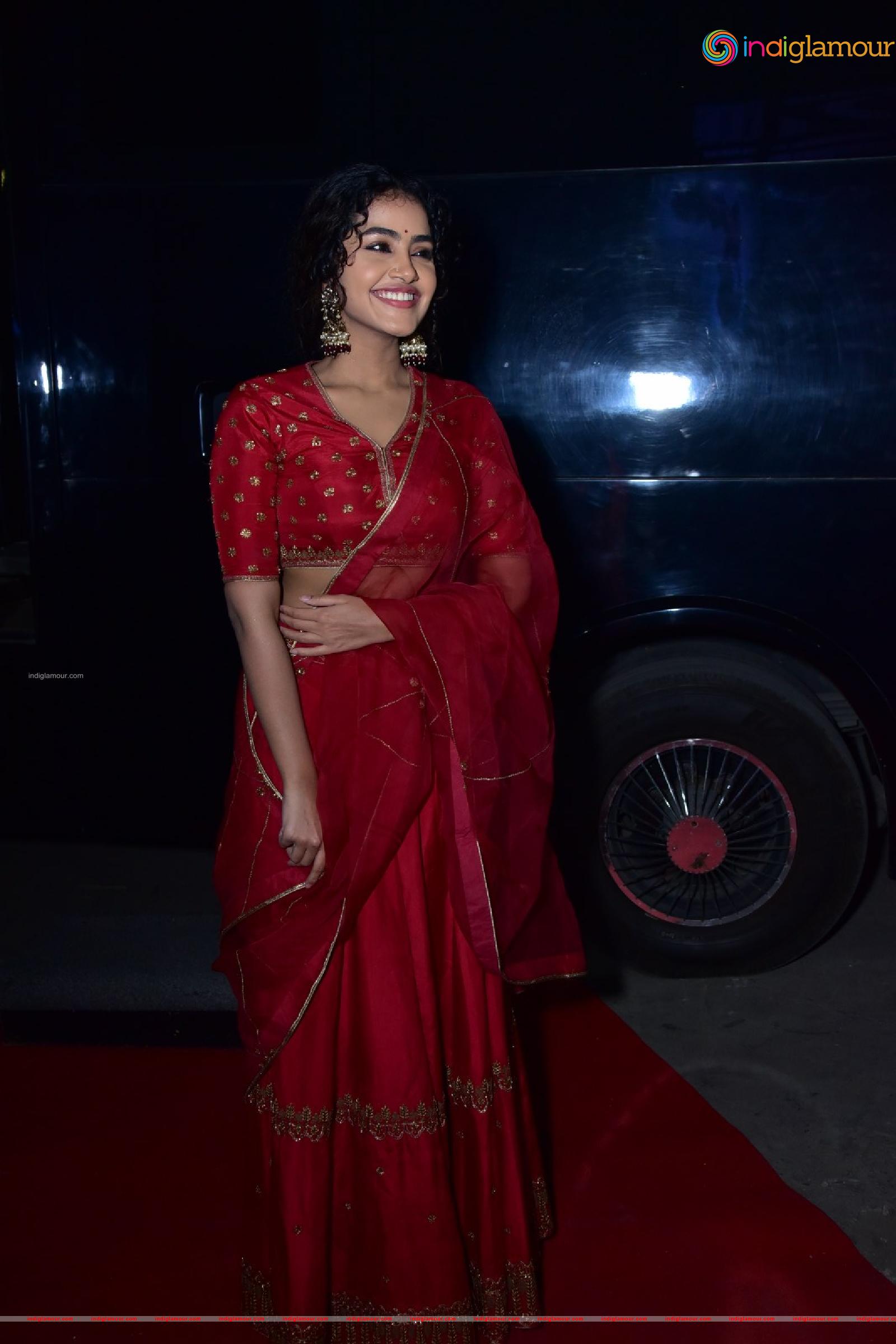 Anupama Parameswaran Actress hd photo