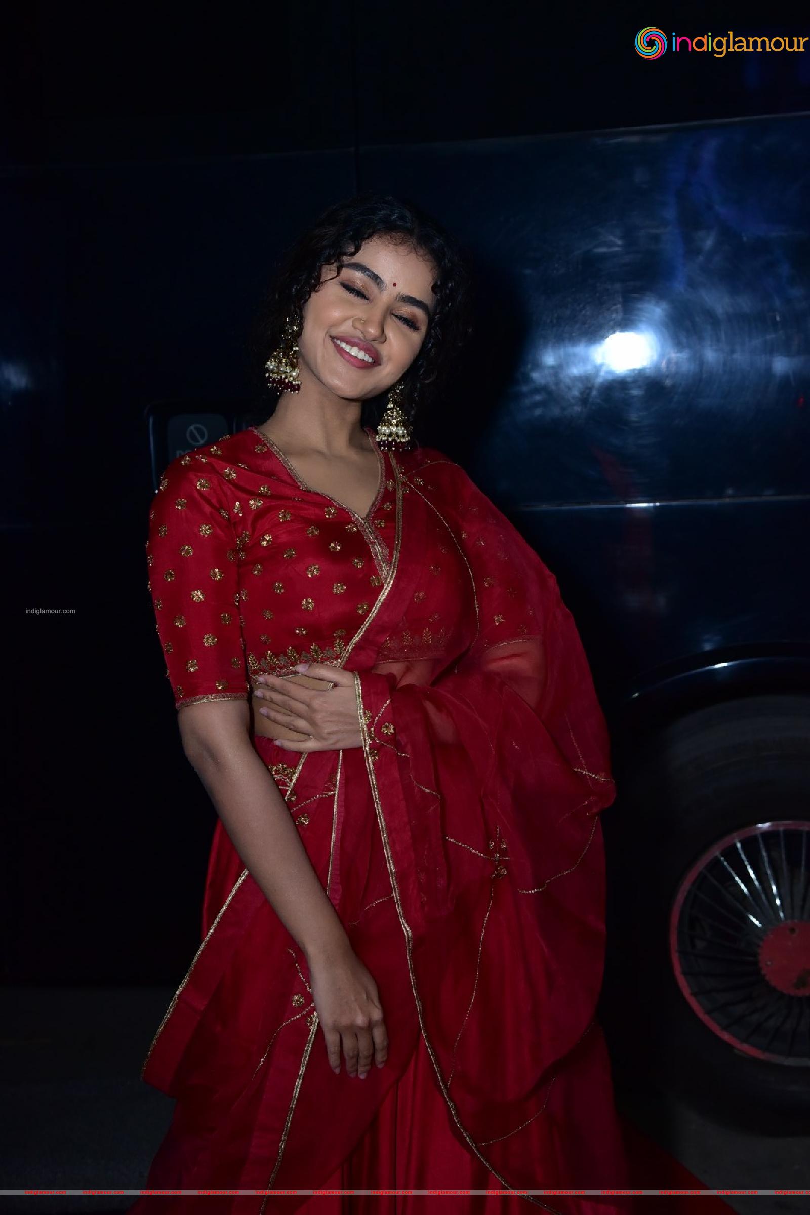 Anupama Parameswaran Actress hd photo
