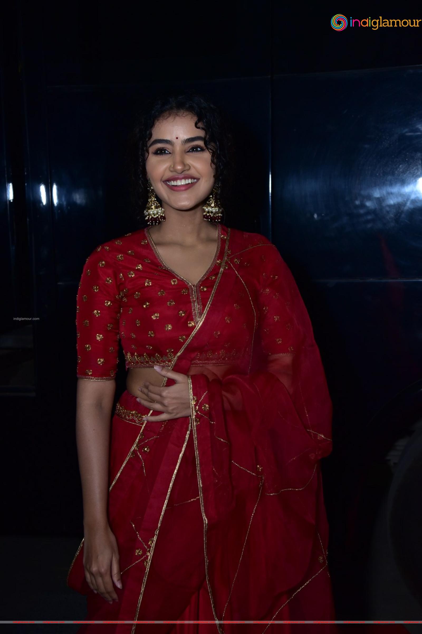Anupama Parameswaran Actress hd photo