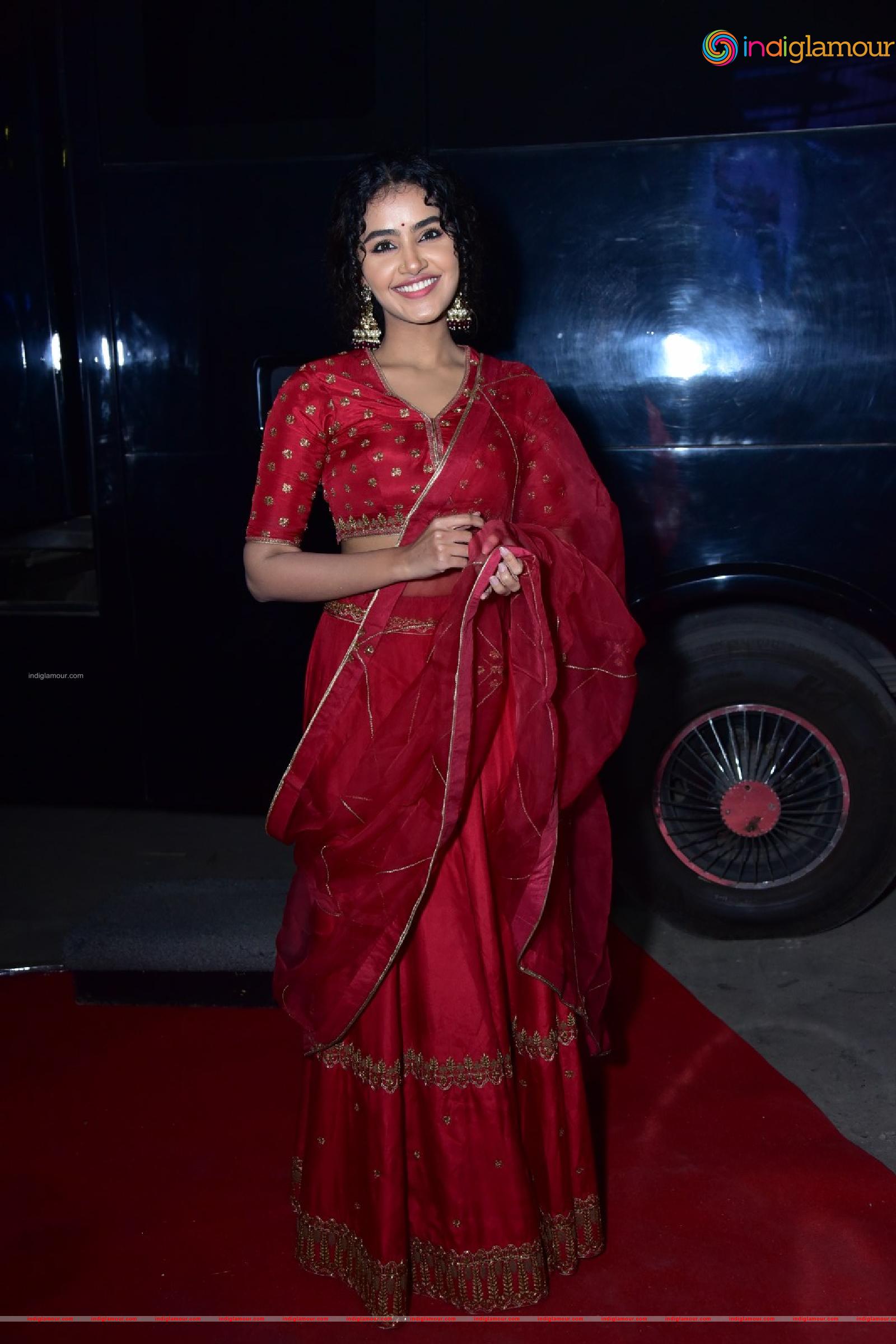 Anupama Parameswaran Actress hd photo
