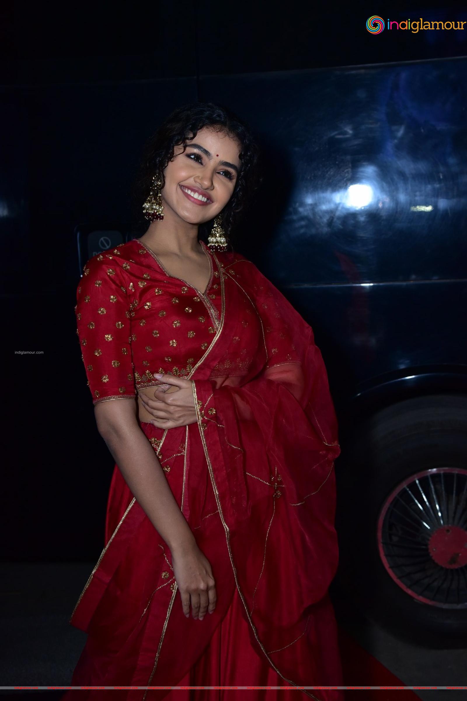 Anupama Parameswaran Actress hd photo