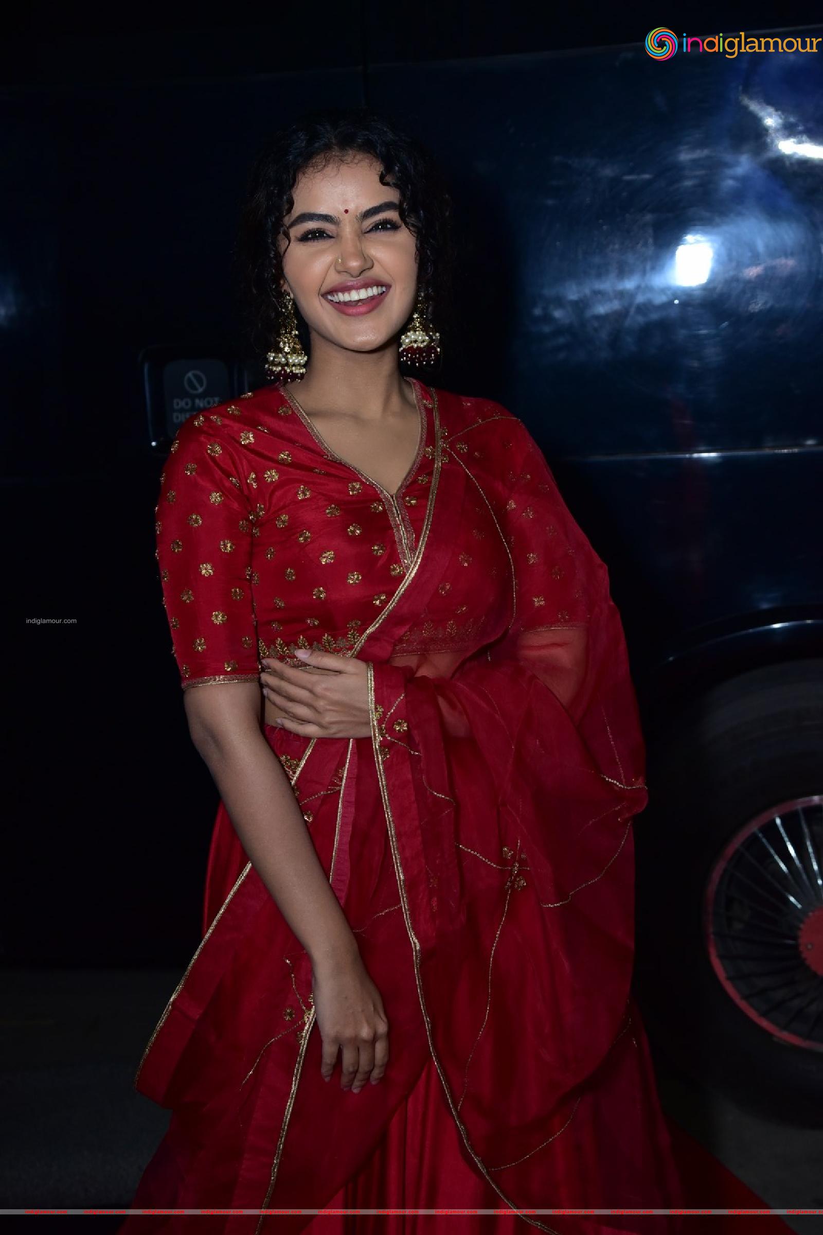 Anupama Parameswaran Actress hd photo